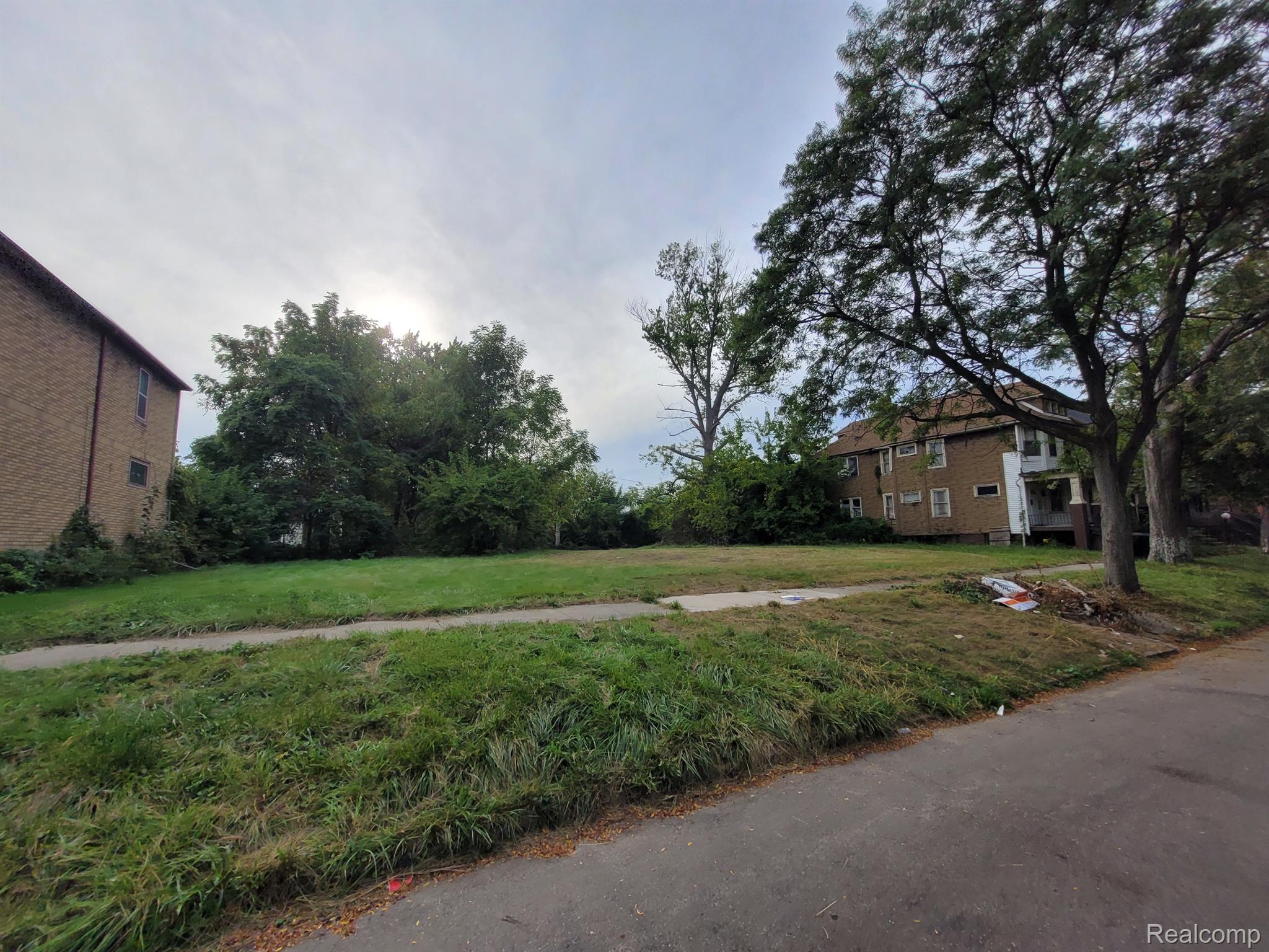 2537 Canton St Property Photo 1