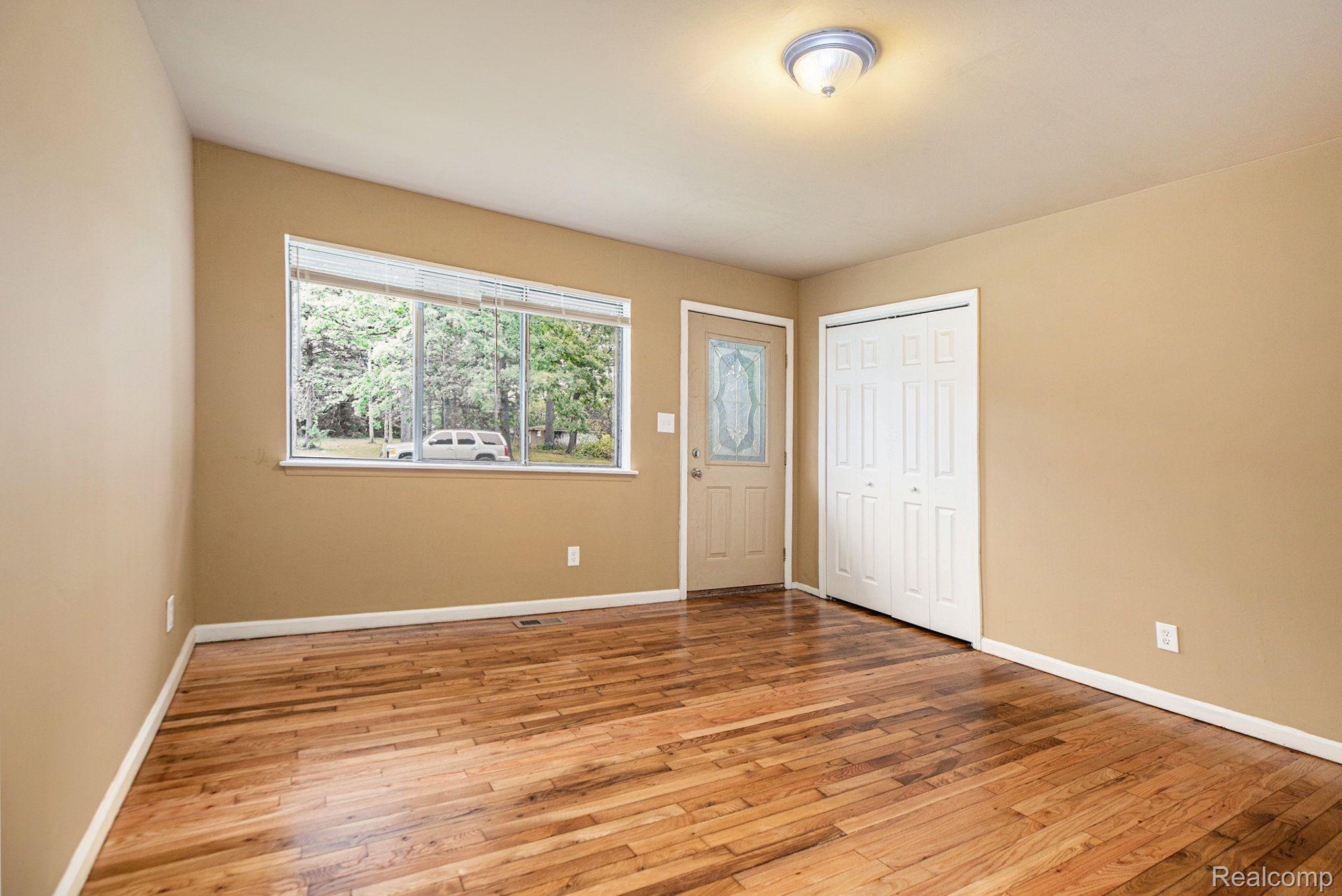 15846 Hampden St Property Photo 3