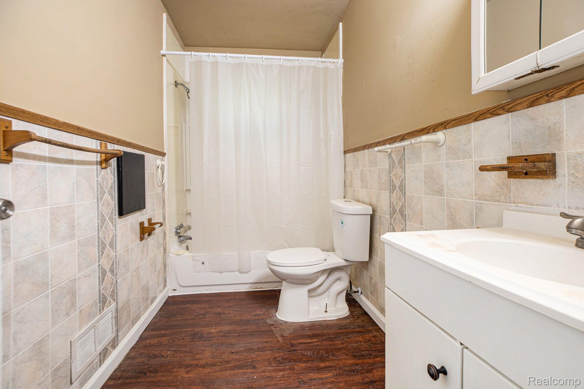 15846 Hampden St Property Photo 12