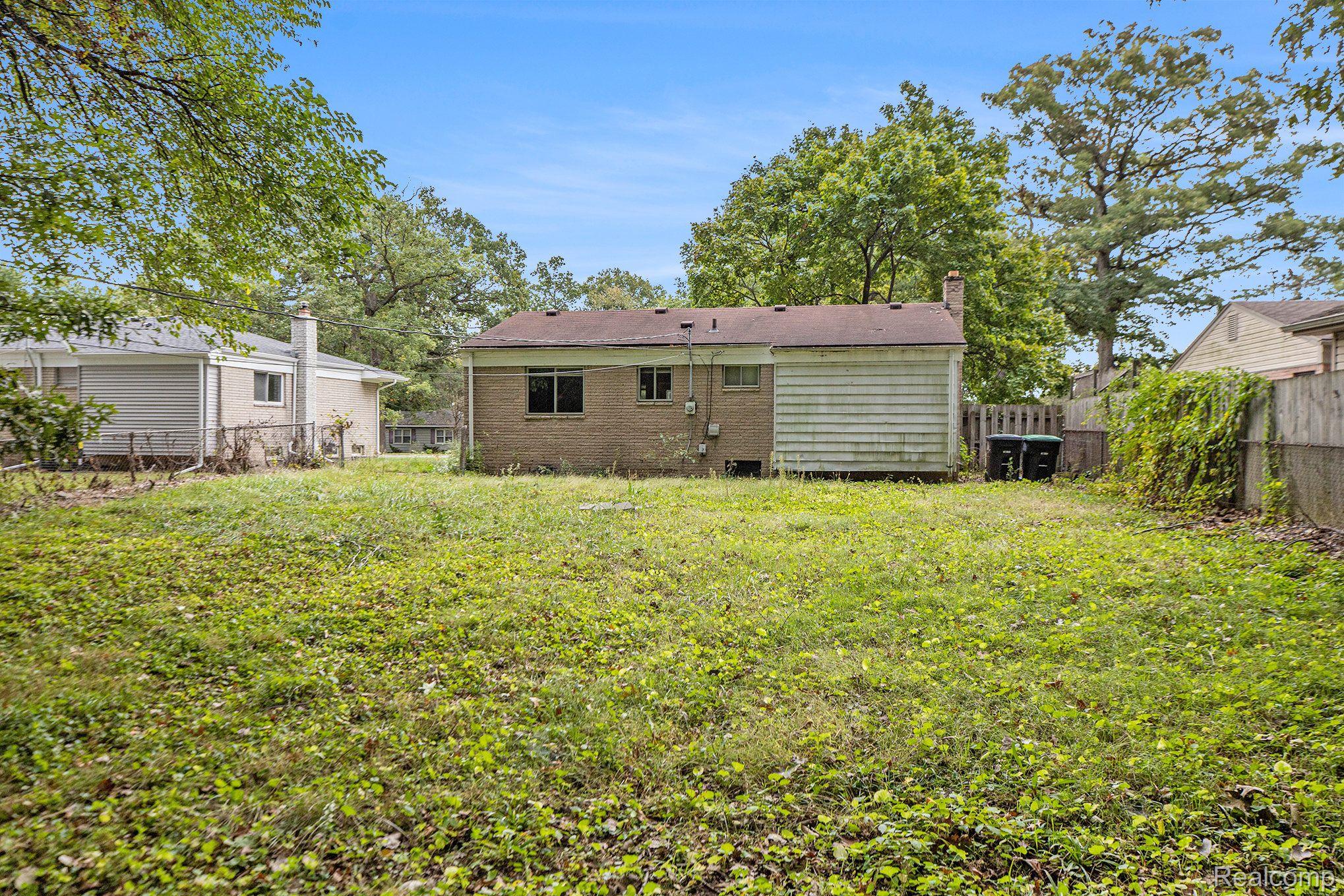 15846 Hampden St Property Photo 14