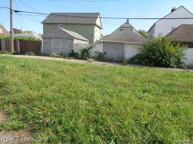 4994 Carpenter St Property Photo 3