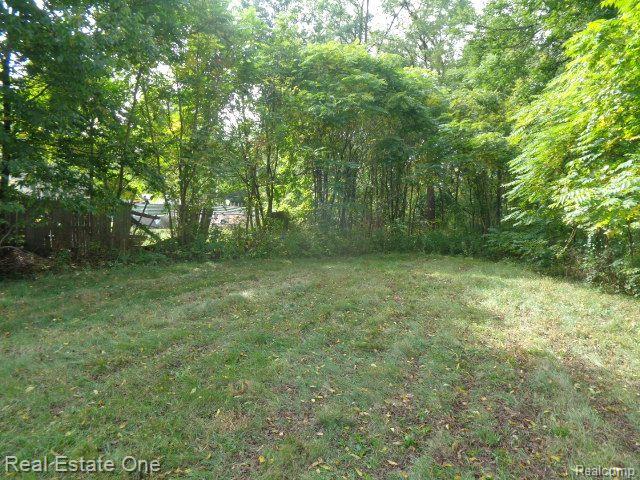 17555 Trinity St Property Photo 6