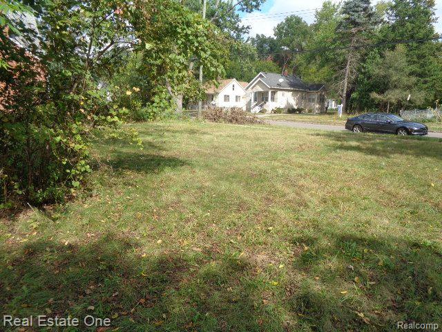 17555 Trinity St Property Photo 7