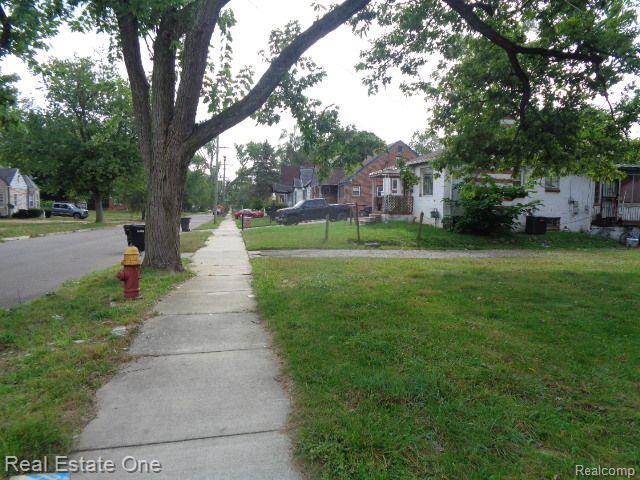 17555 Trinity St Property Photo 9