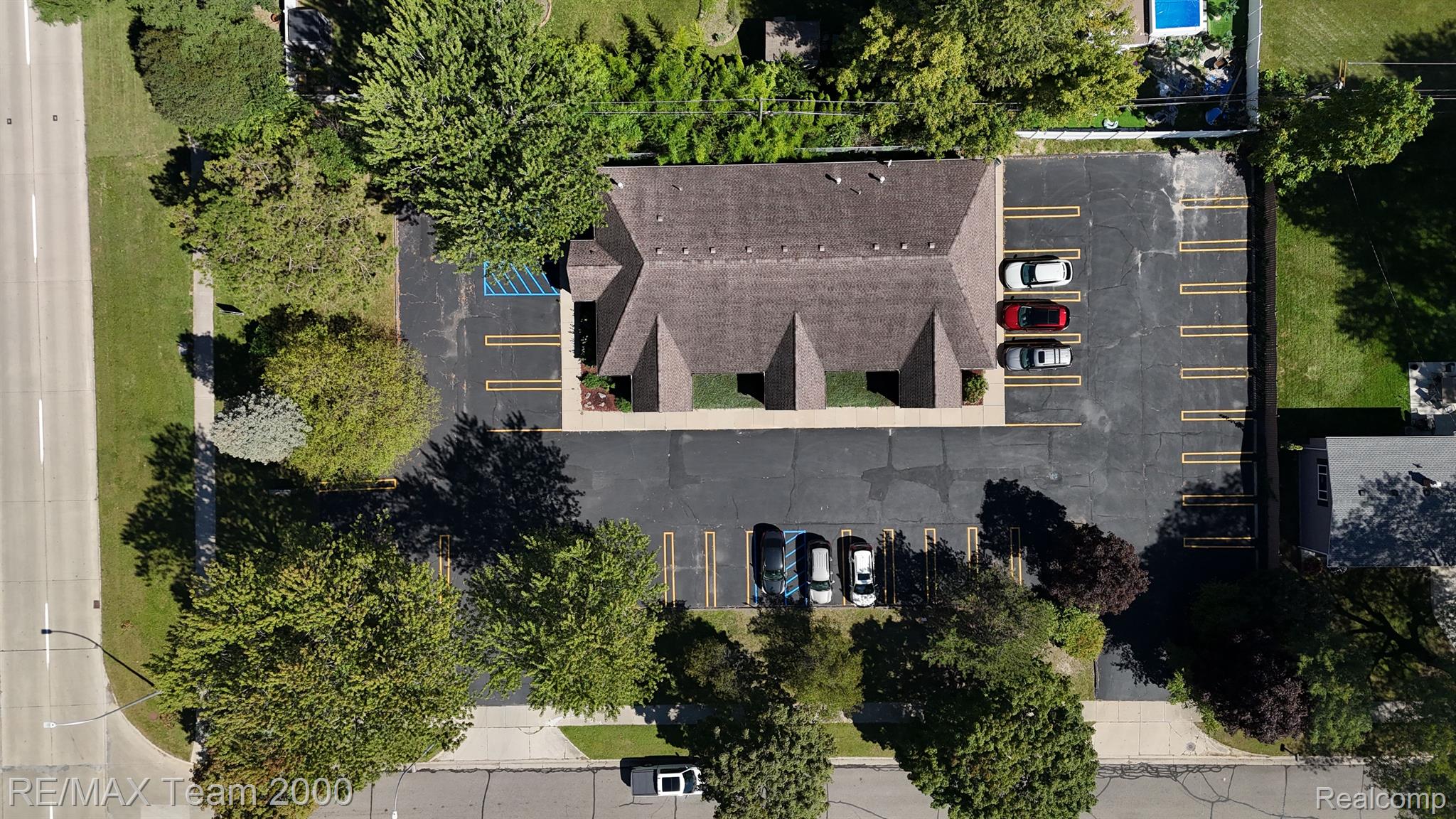 28477 7 Mile Rd Property Photo 4