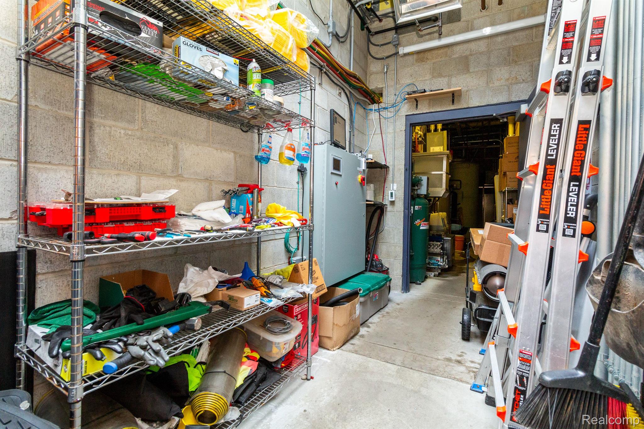 31785 Van Dyke Ave Property Photo 16