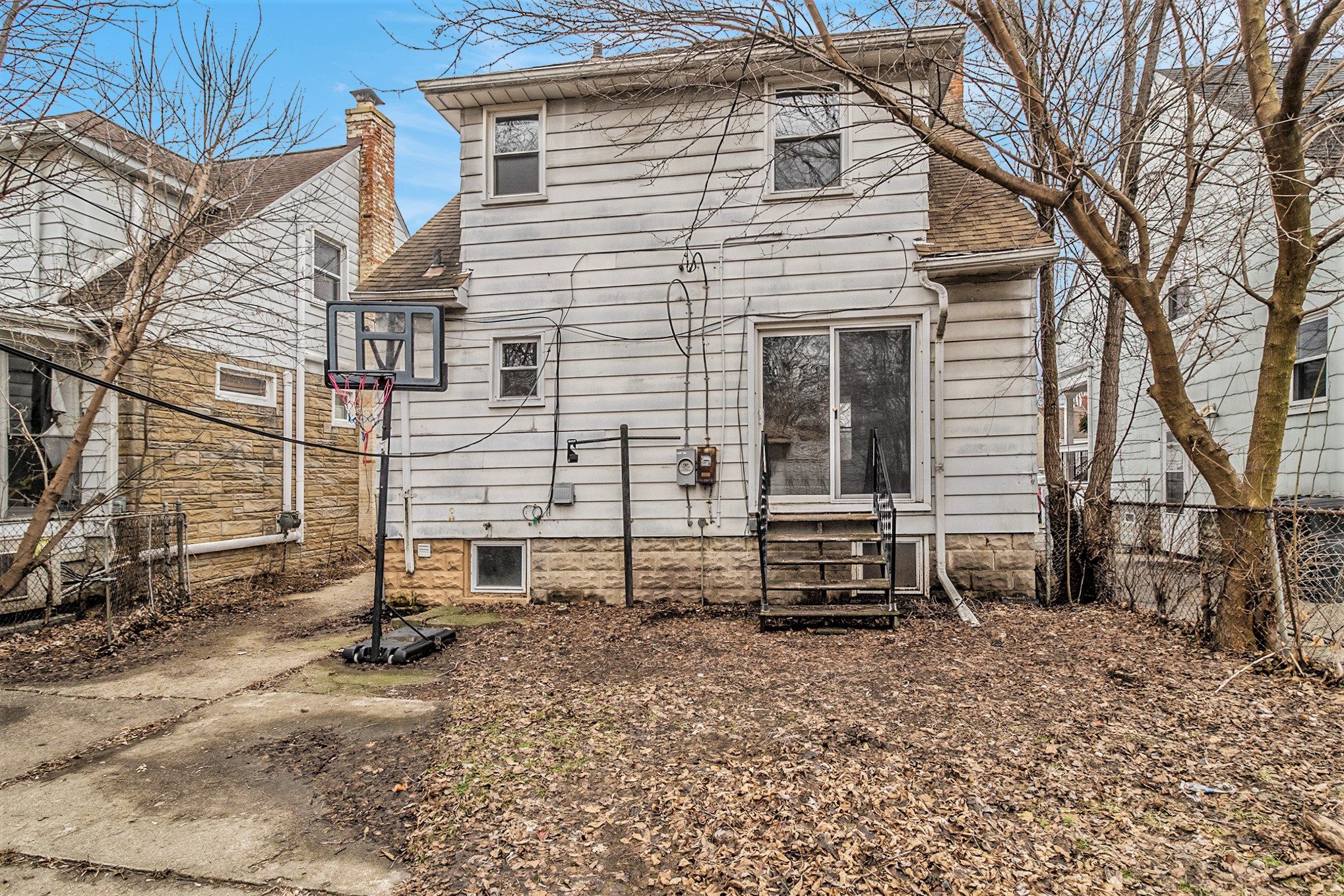 631 Spencer St Property Photo 16