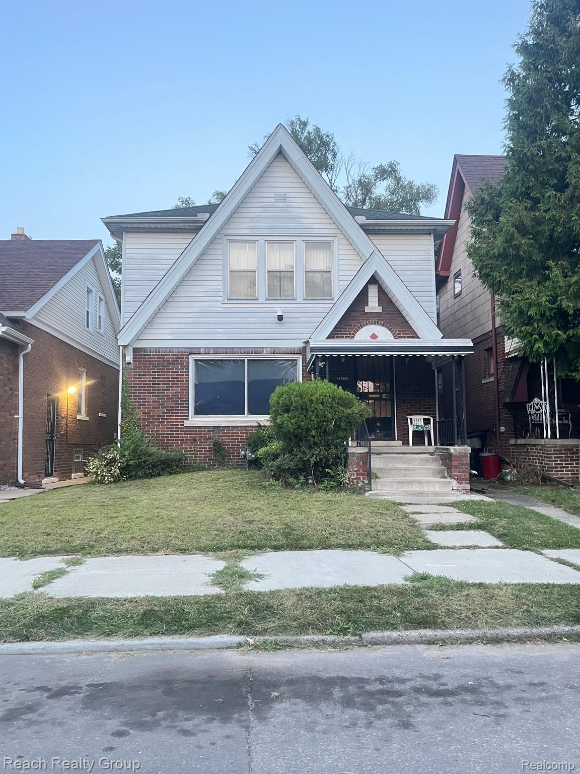 15782 Ohio St Property Photo 1