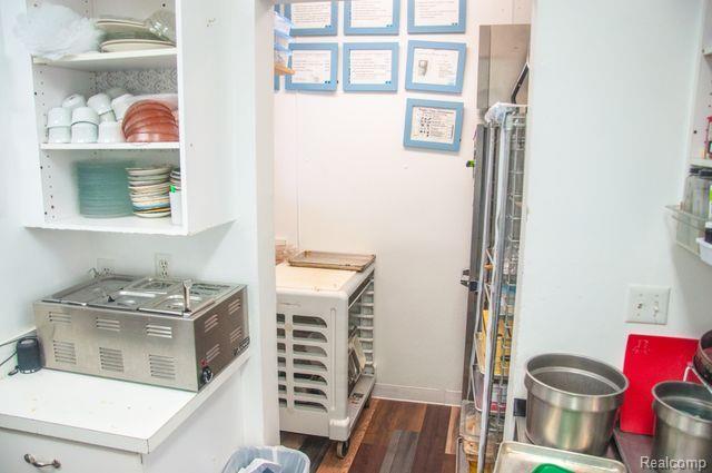 118 W 3rd St Property Photo 18