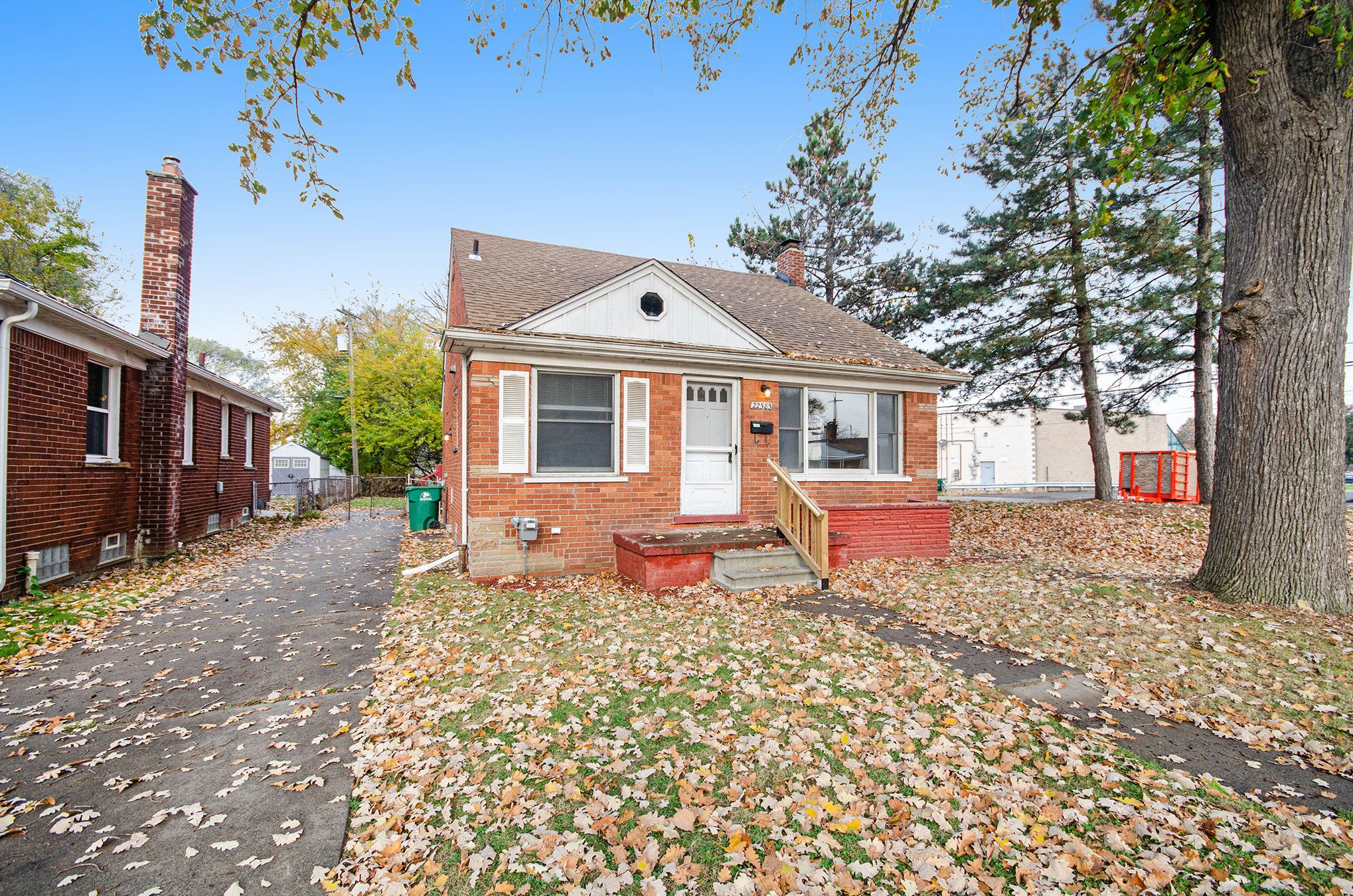22585 Marine Ave Property Photo 2