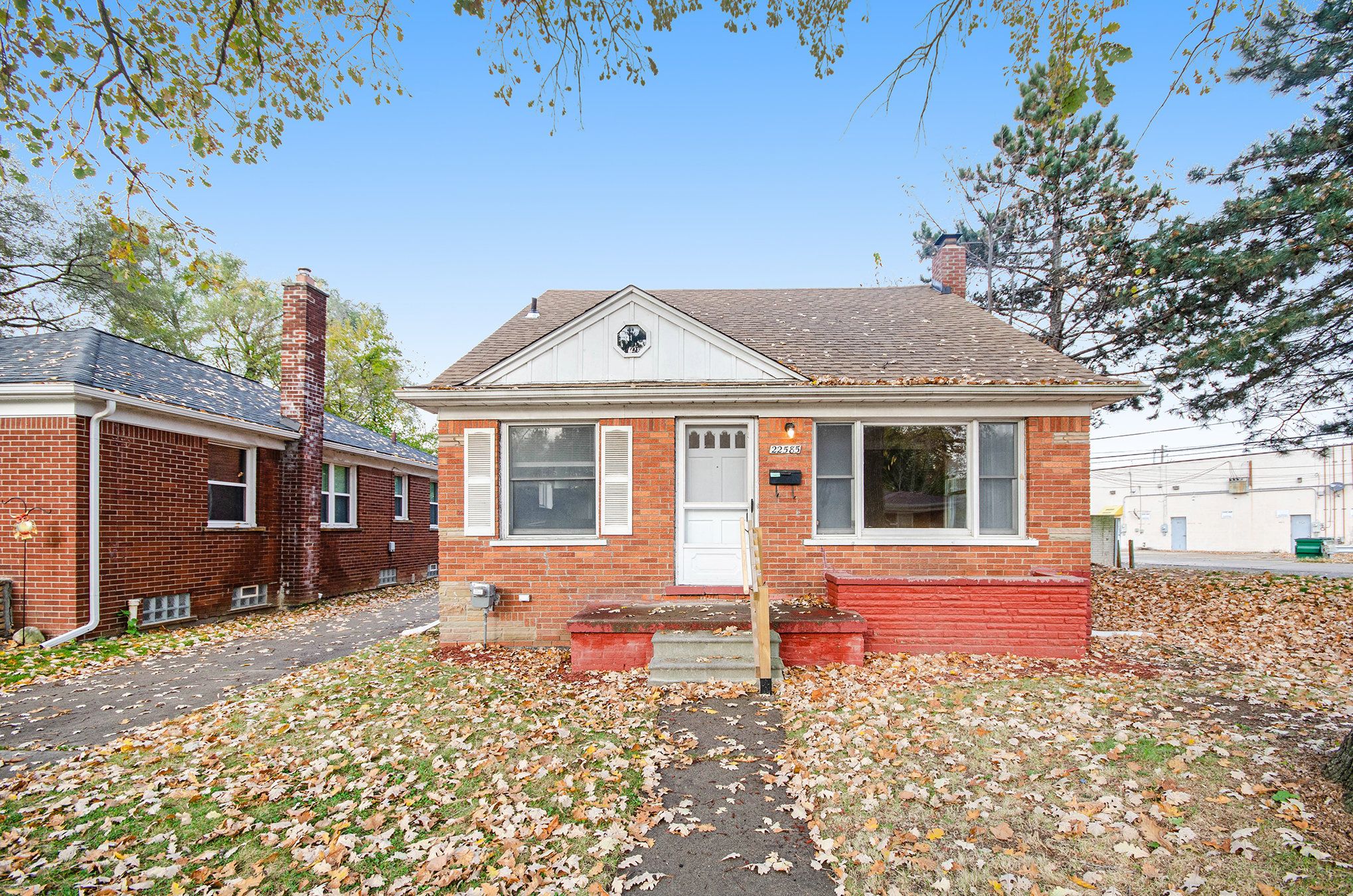 22585 Marine Ave Property Photo 3