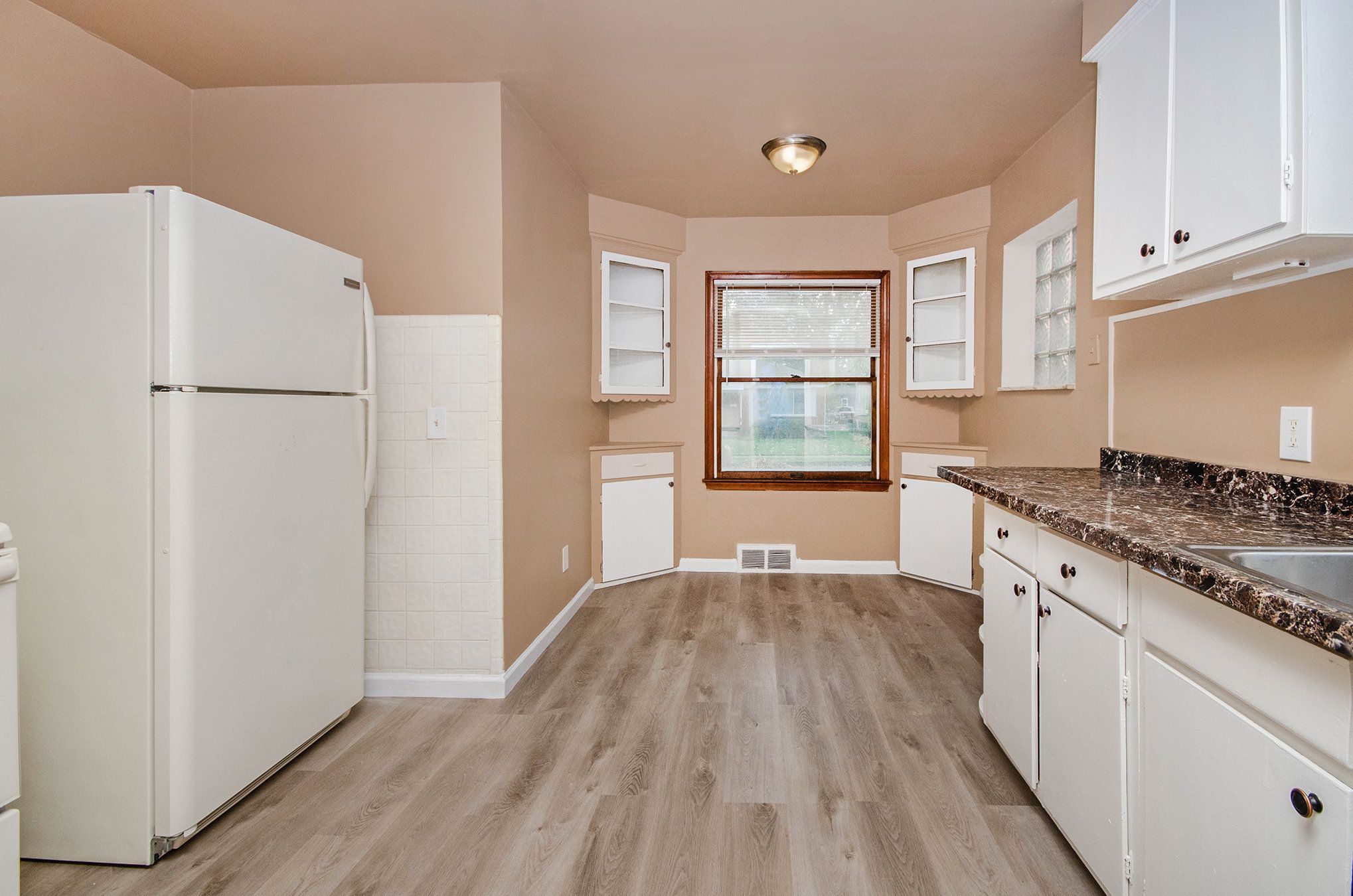 22585 Marine Ave Property Photo 7