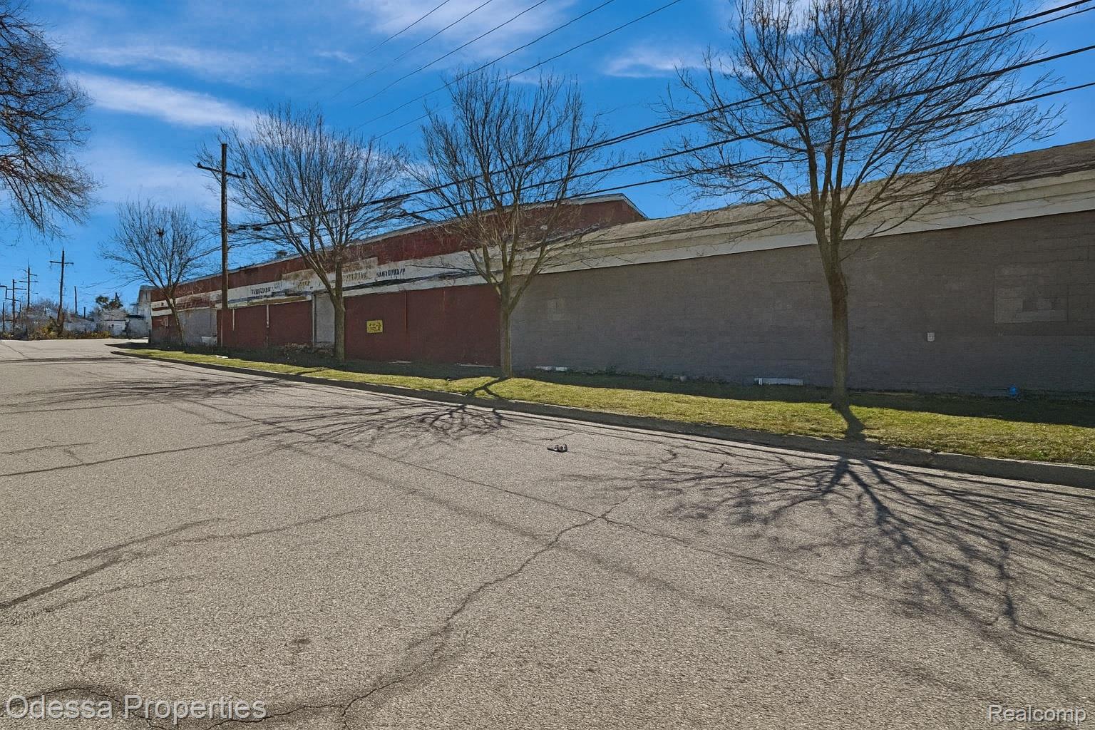265 Howard St Property Photo 8
