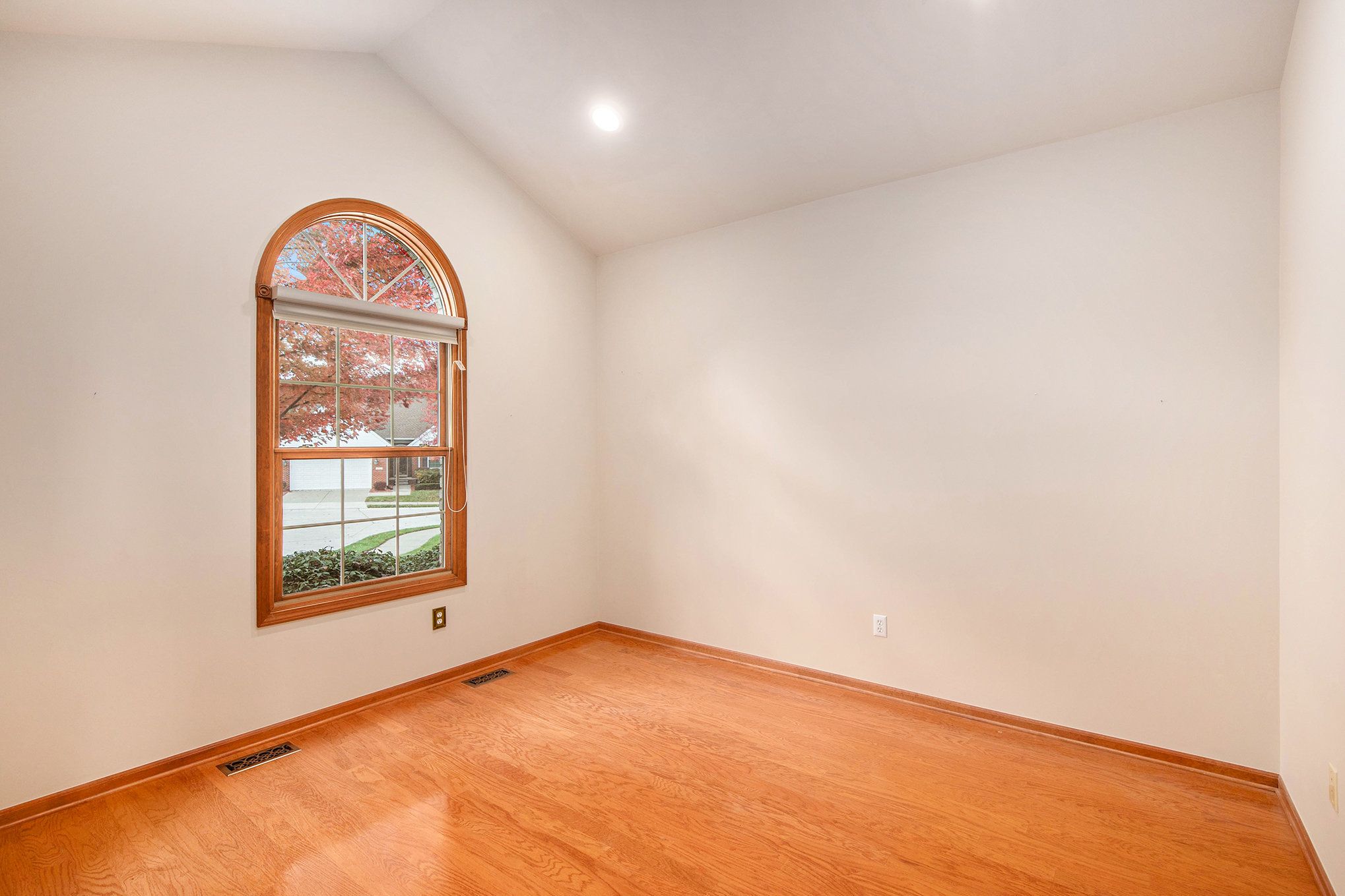 8154 Prestwick Ln Property Photo 6