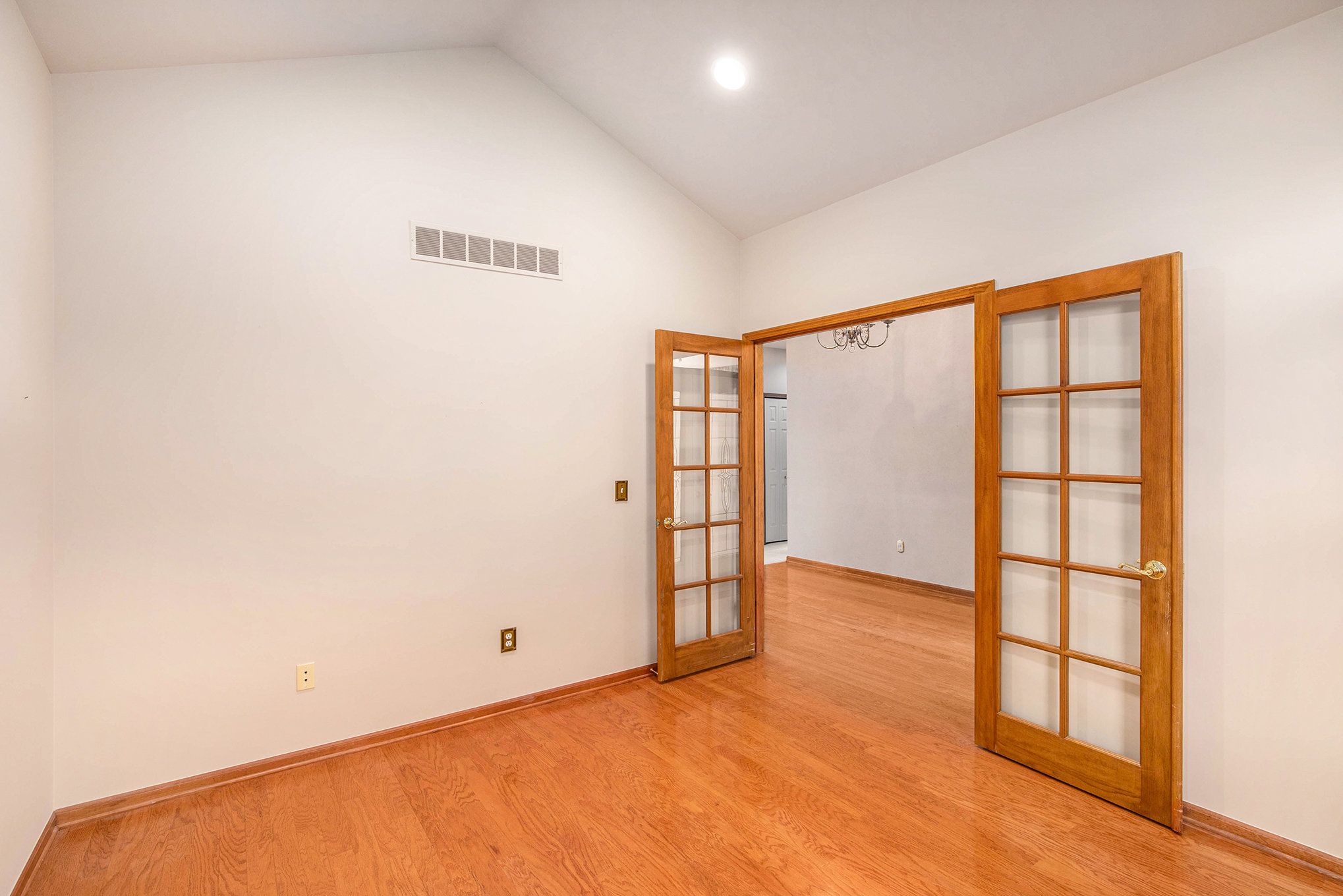 8154 Prestwick Ln Property Photo 7