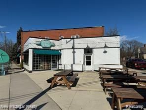 1842 MONROE ST Property Photo 1