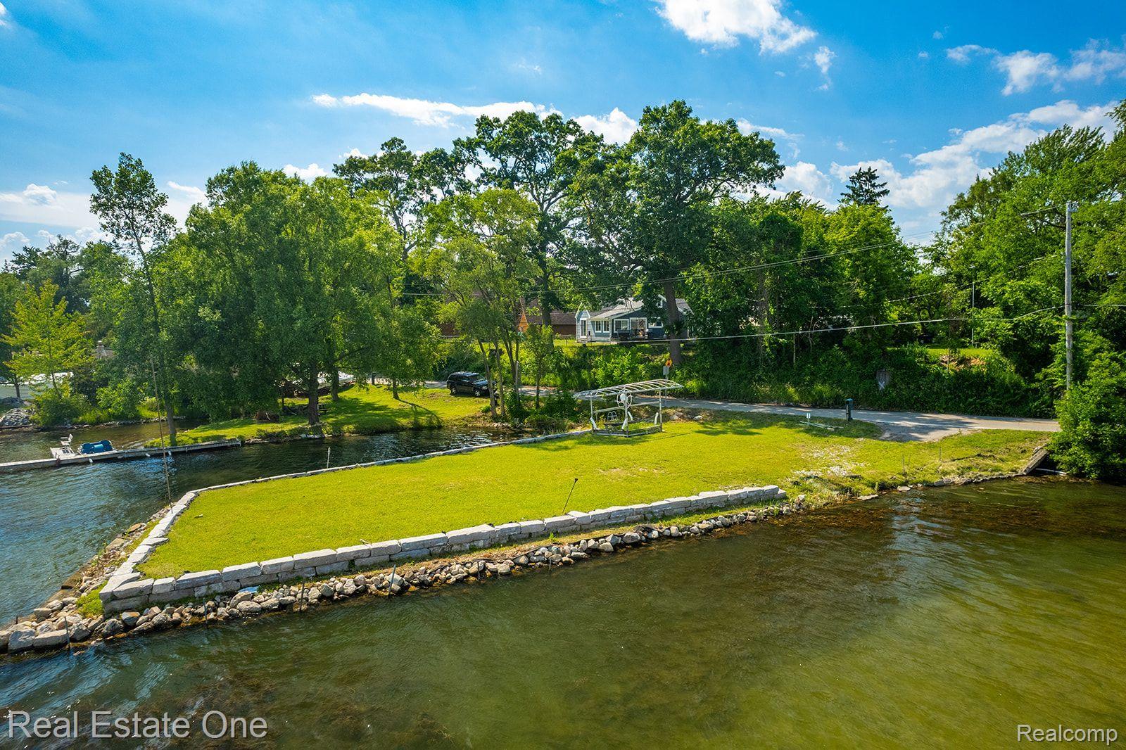2300 Jackson Blvd Property Photo 4