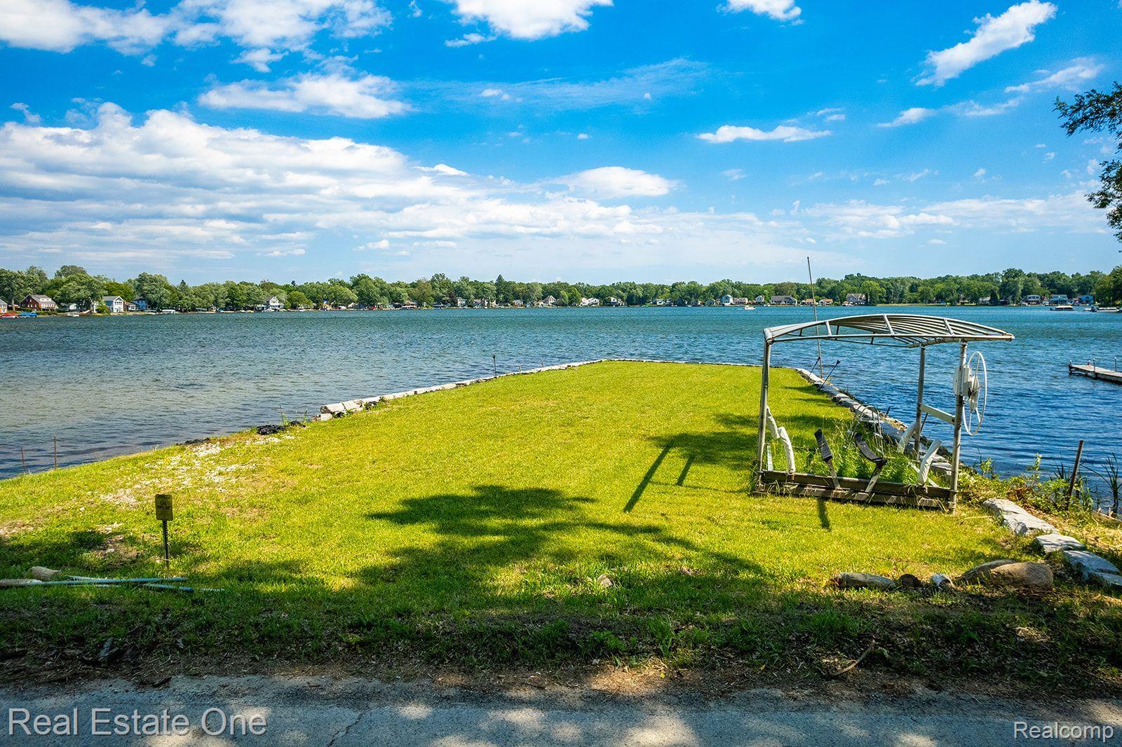 2300 Jackson Blvd Property Photo 6