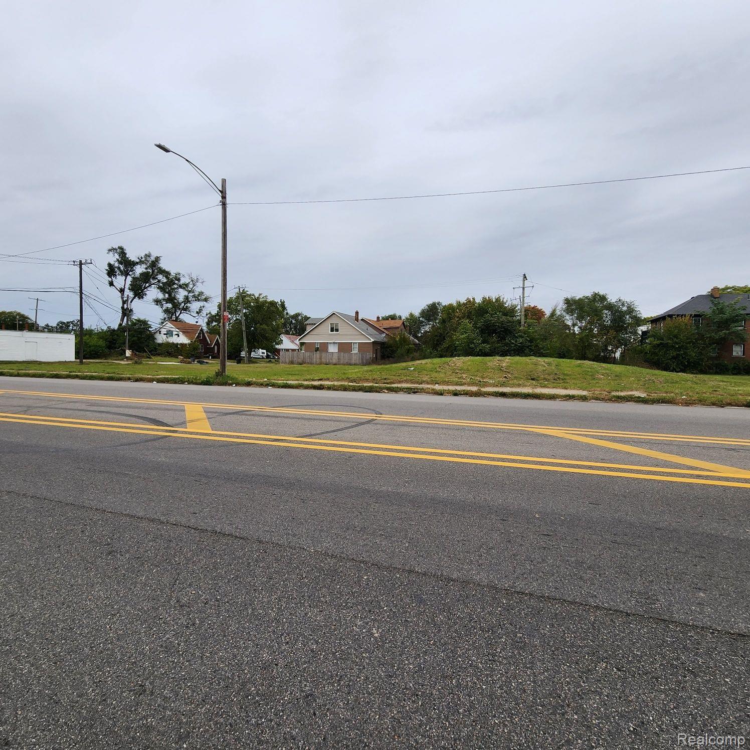 13430 Fenkell St Property Photo 3