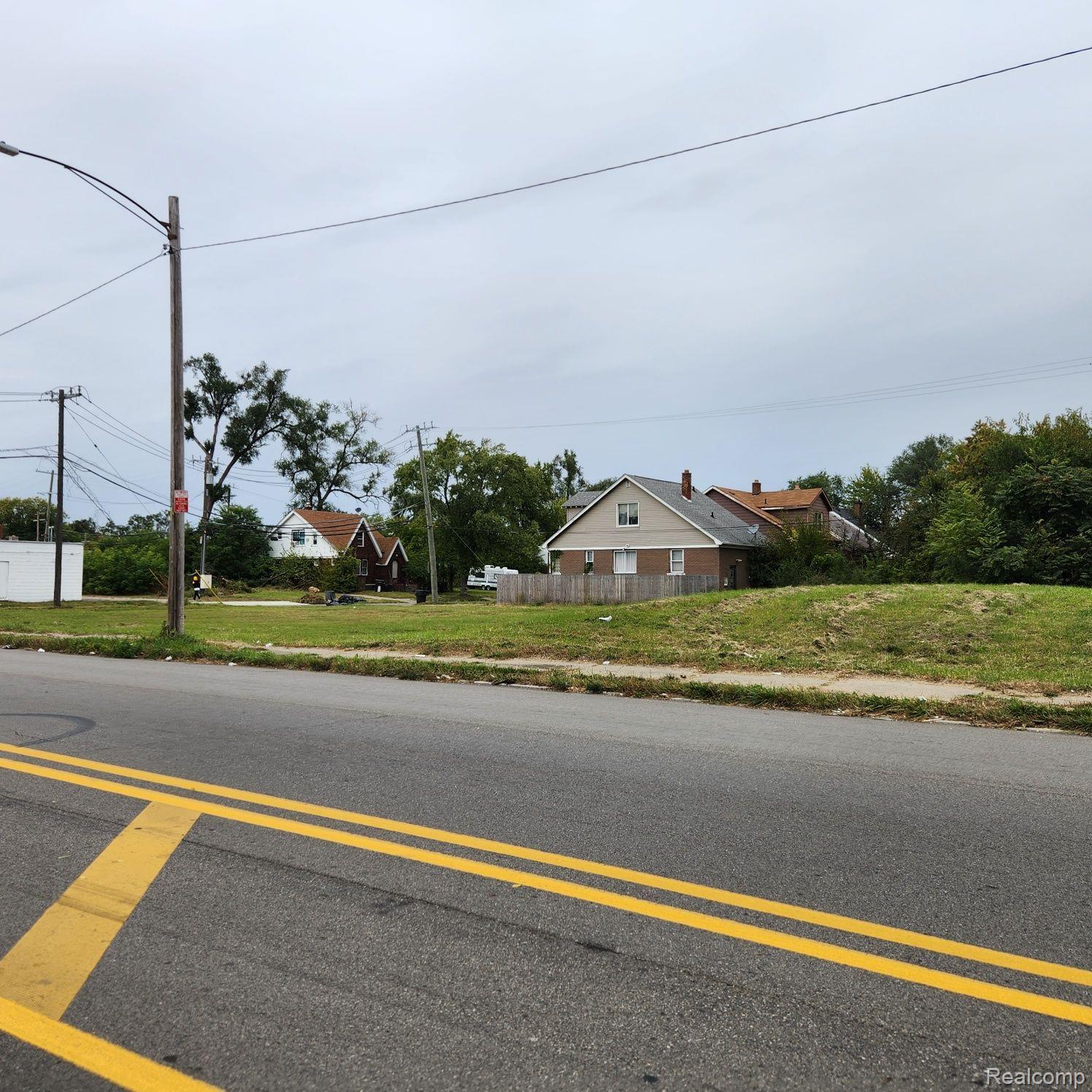 13430 Fenkell St Property Photo 4