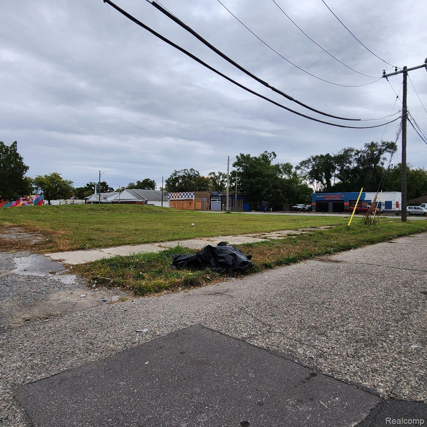 13430 Fenkell St Property Photo 5