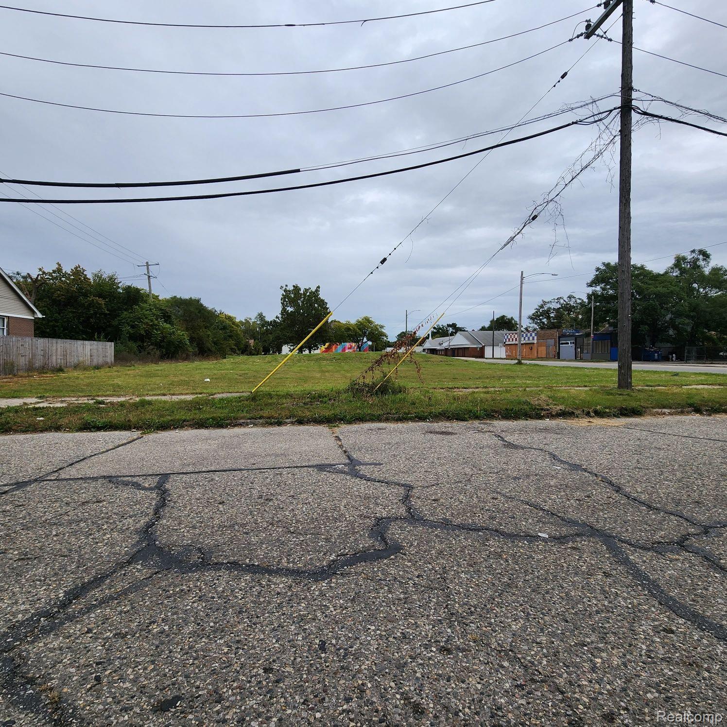 13430 Fenkell St Property Photo 7