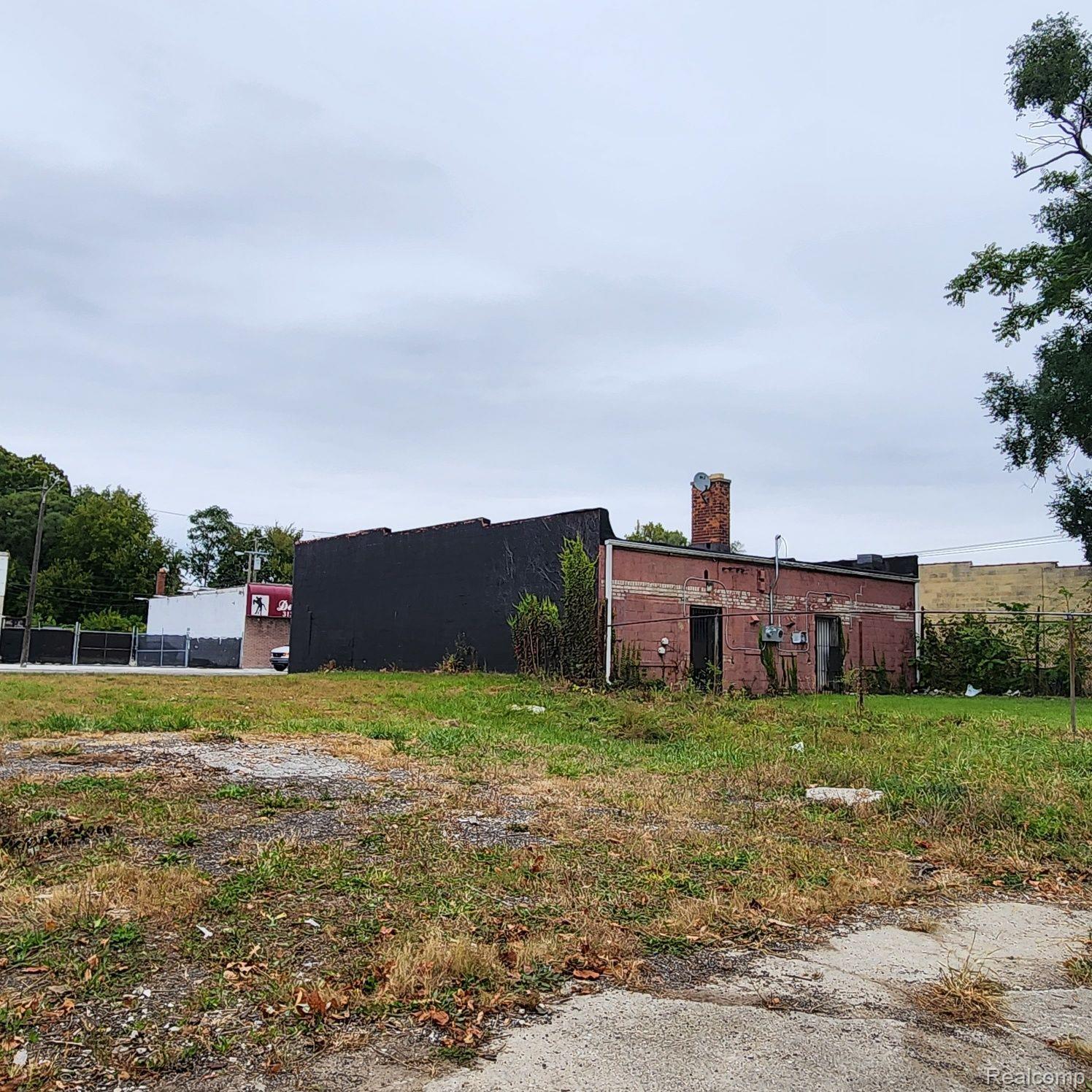 12945 Puritan St Property Photo 3