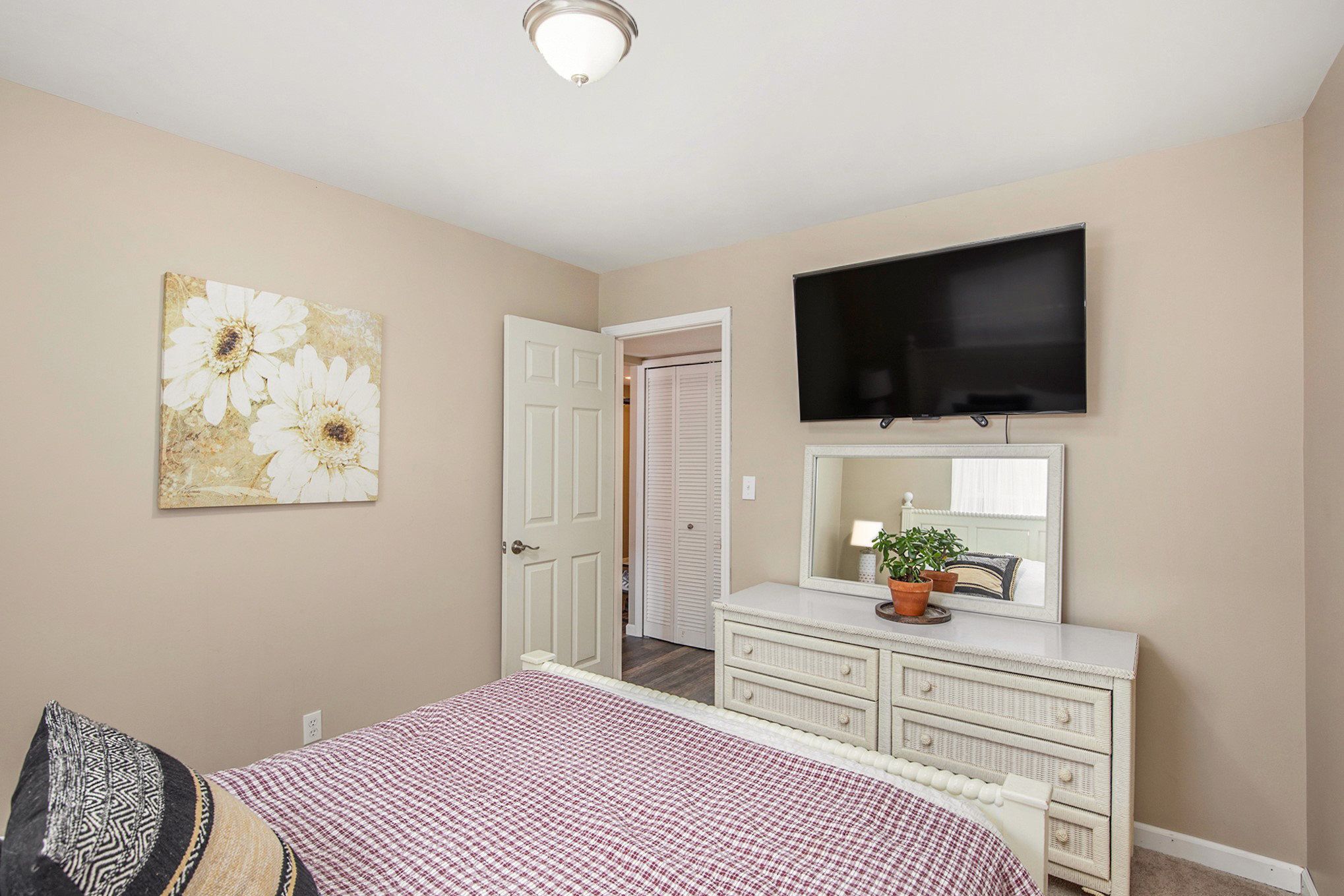 511 E University Dr #603 Property Photo 13