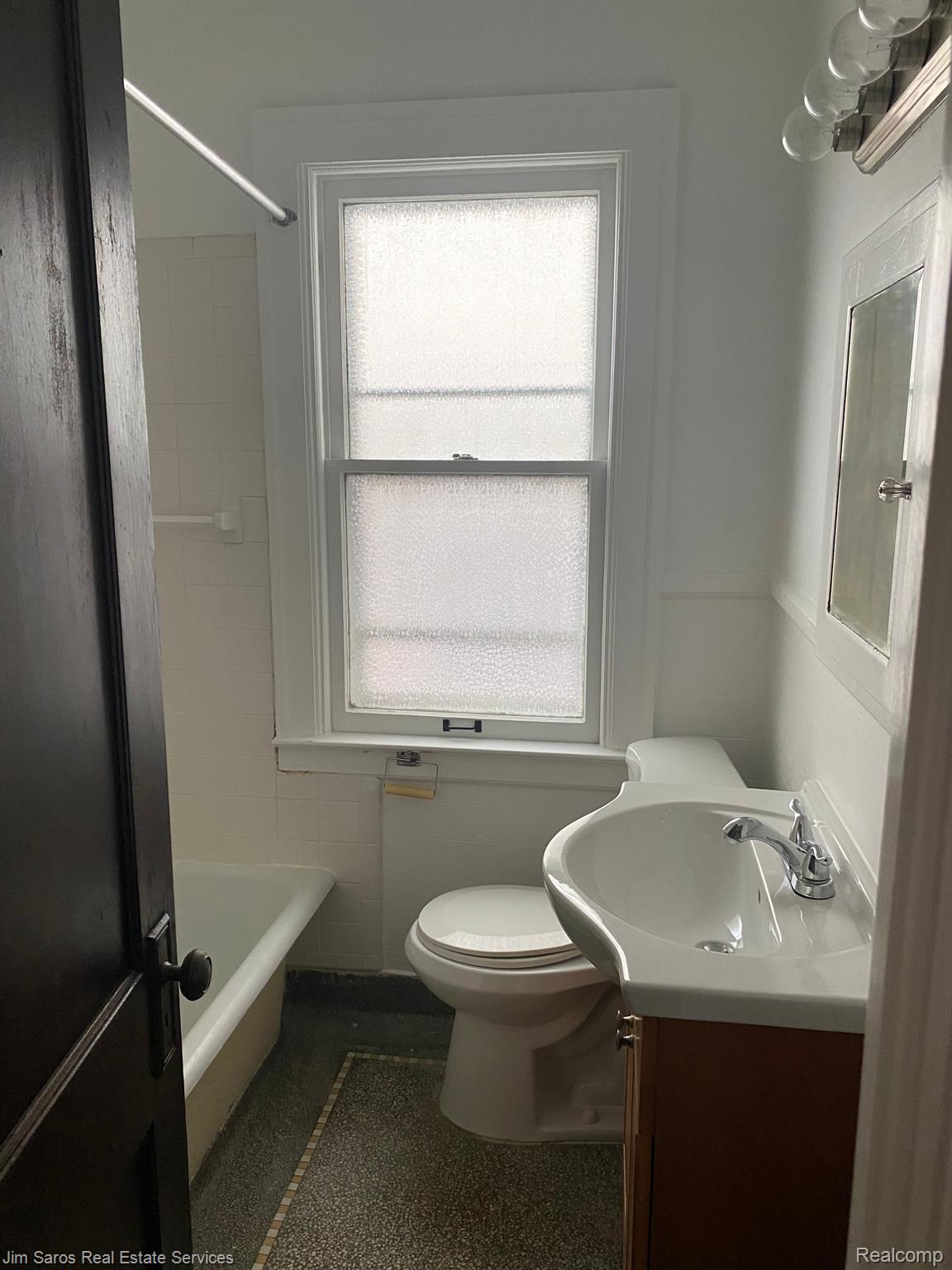 848 Beaconsfield Ave Property Photo 7