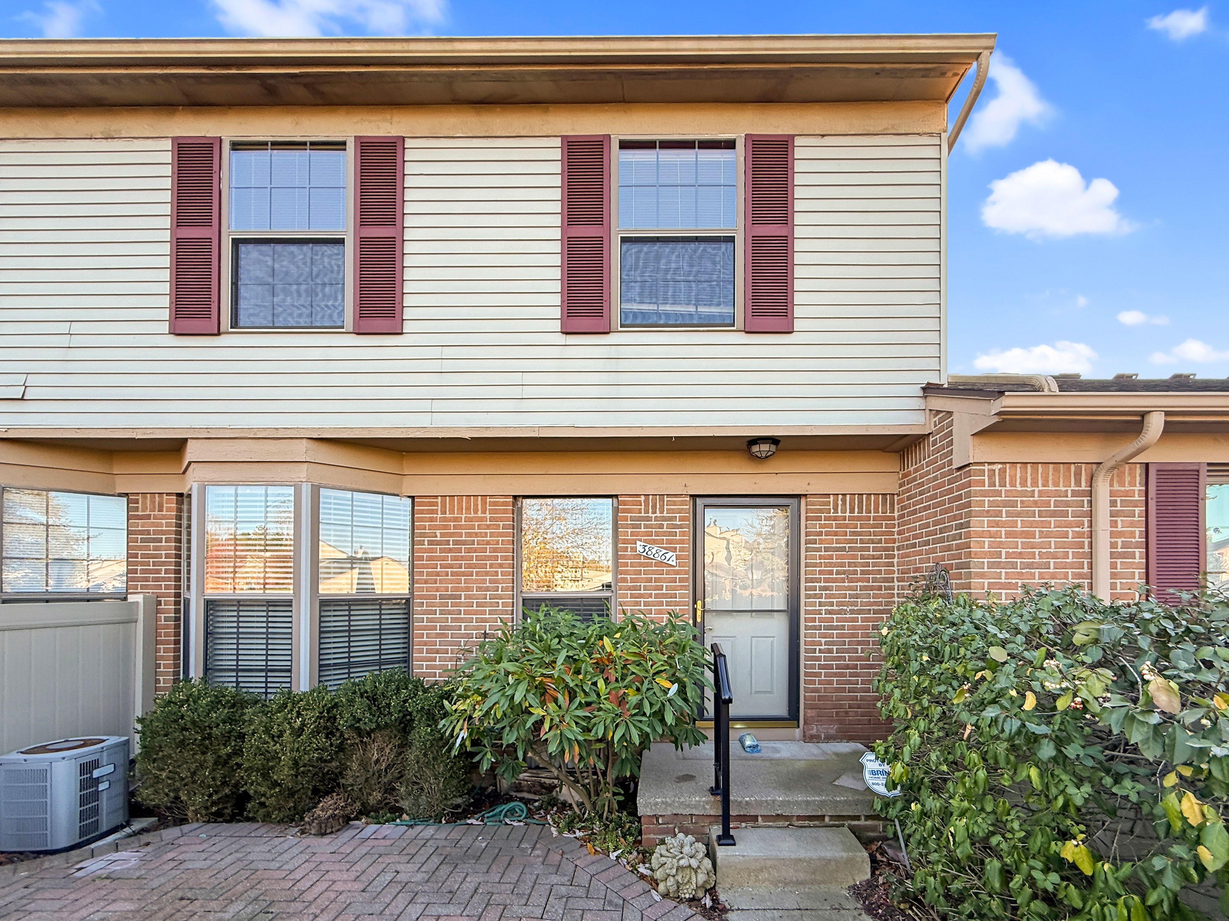 38861 Country CIR Property Photo 1