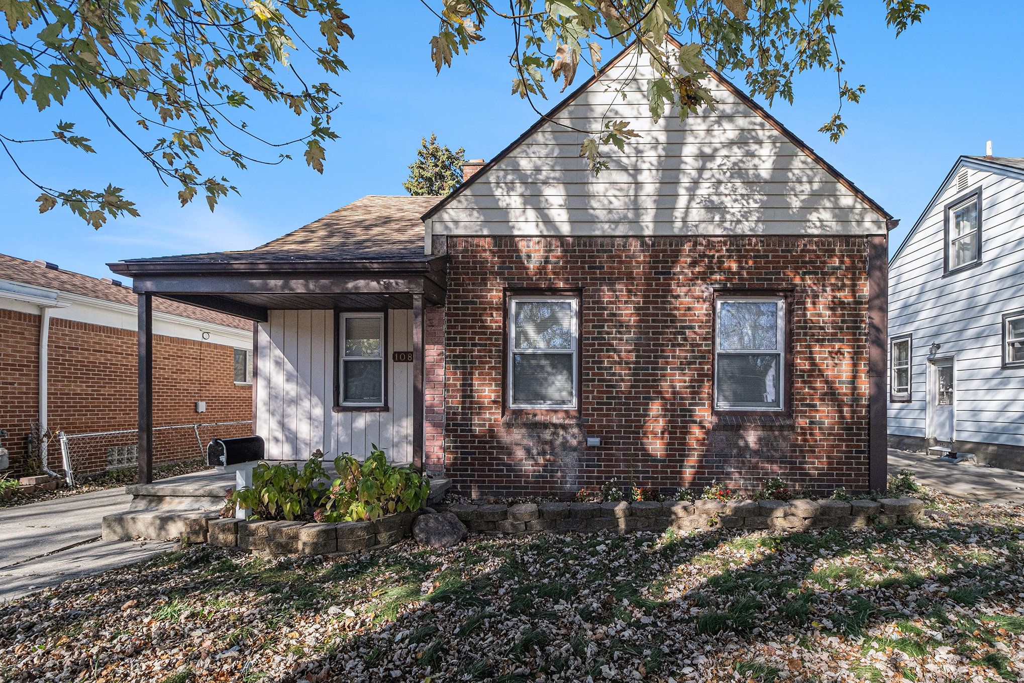 1082 Ford Blvd Property Photo 2