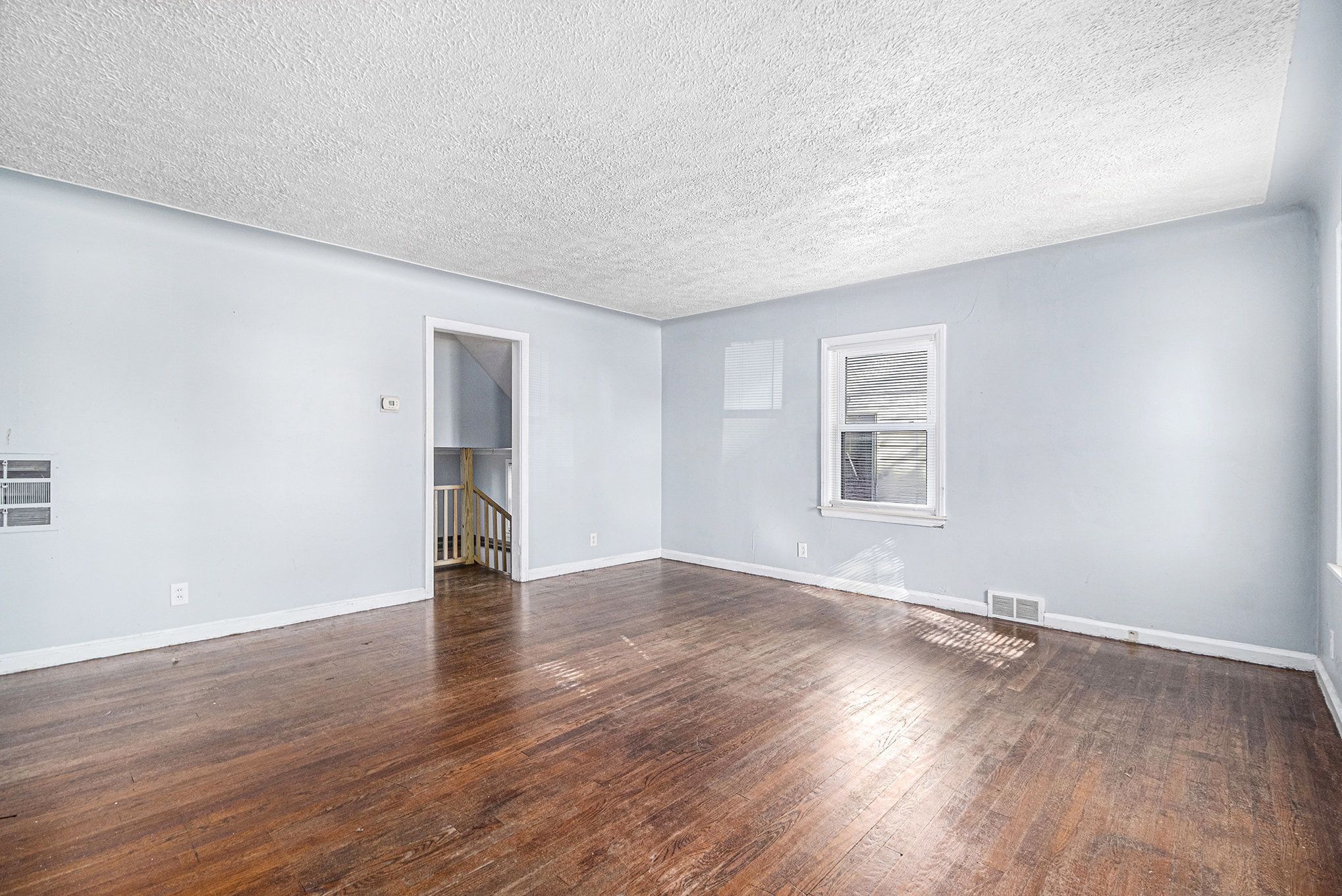 1082 Ford Blvd Property Photo 4