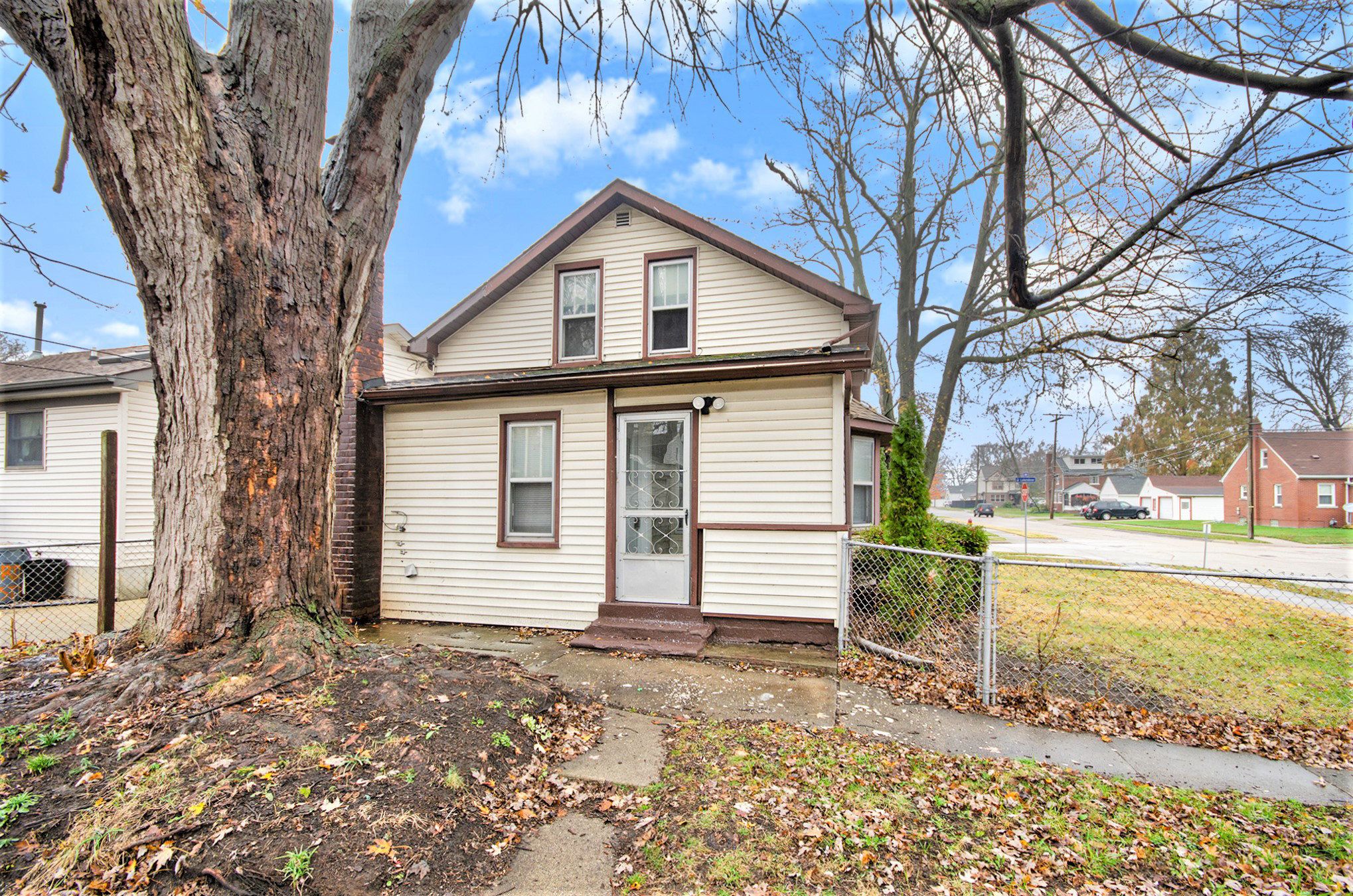 21716 Lakeview St Property Photo 21