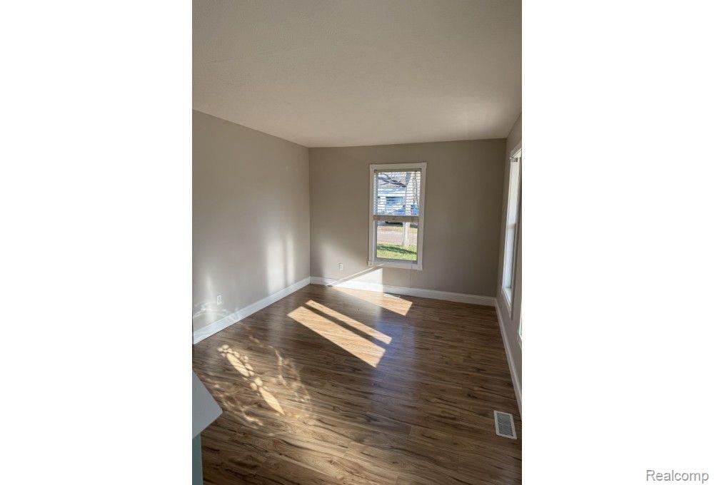863 Boyd Ave Property Photo 8