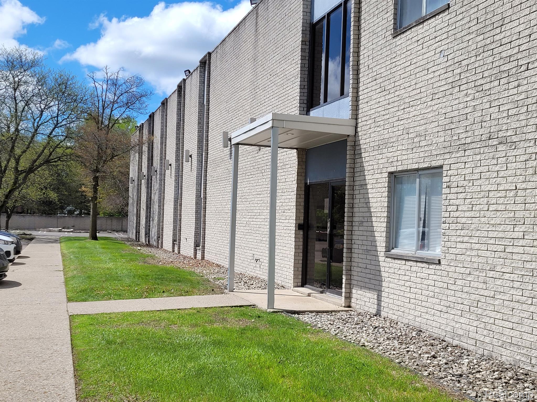 24225 W 9 Mile Suite 130 Rd W Property Photo 4