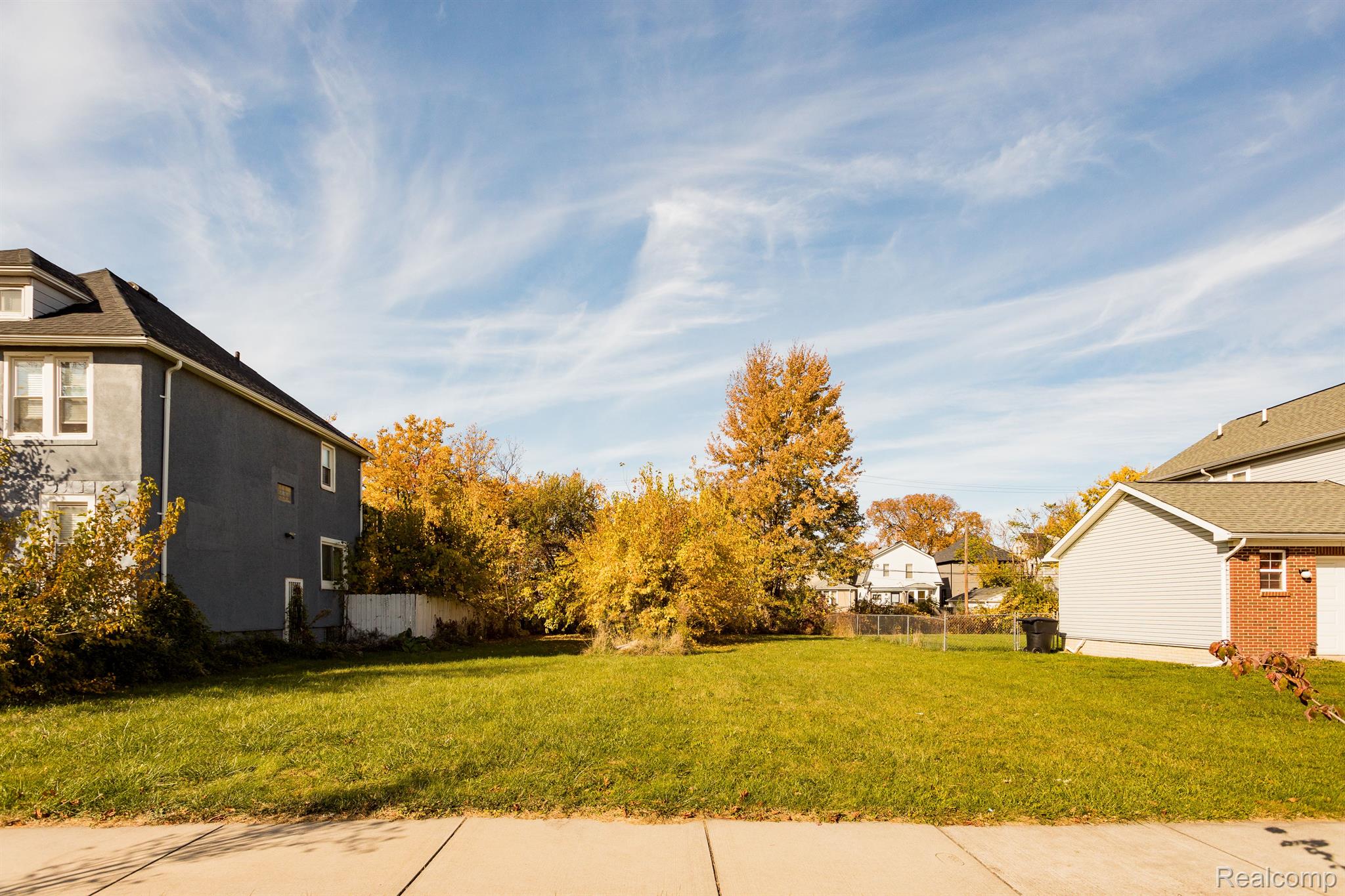 553 Alger St Property Photo 1