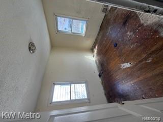 19426 Gilchrist St Property Photo 5