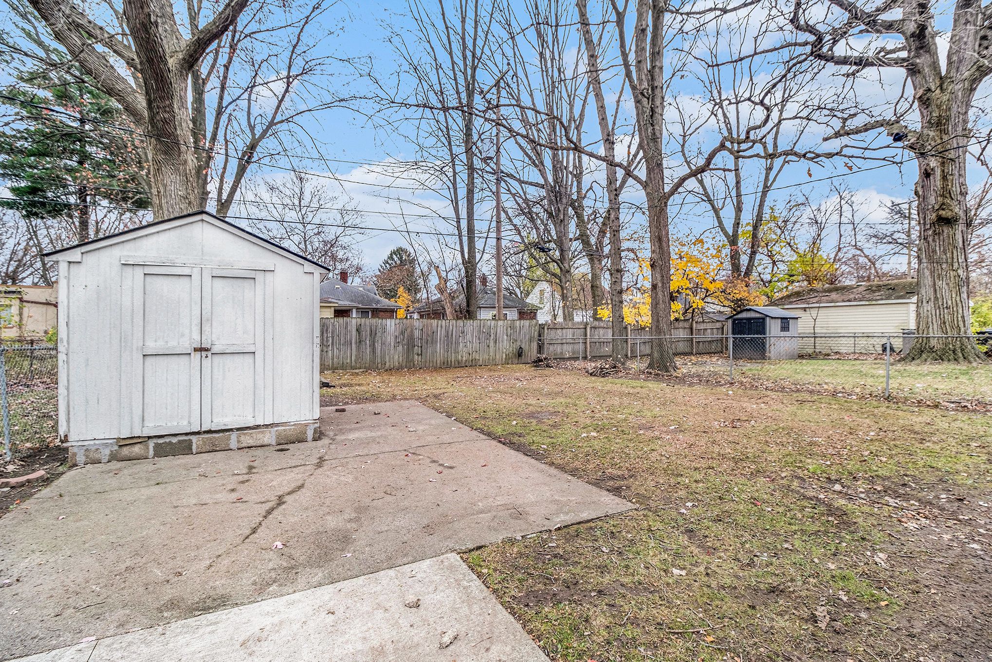 24350 Parklawn St Property Photo 15