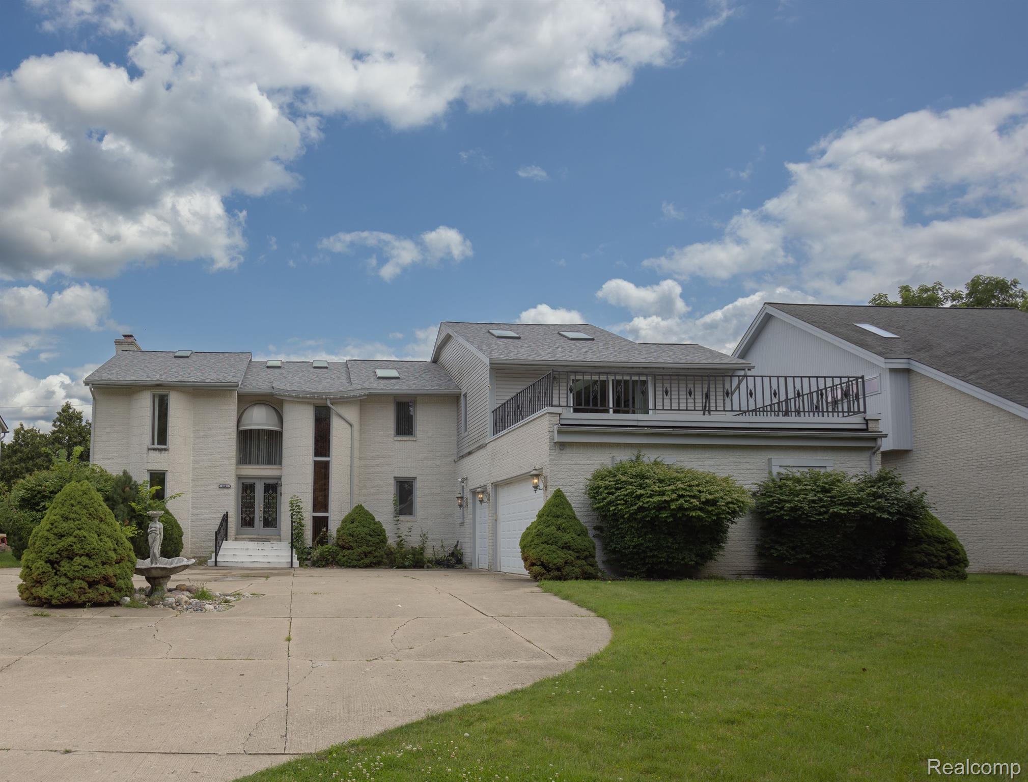 5881 Naneva Property Photo 1