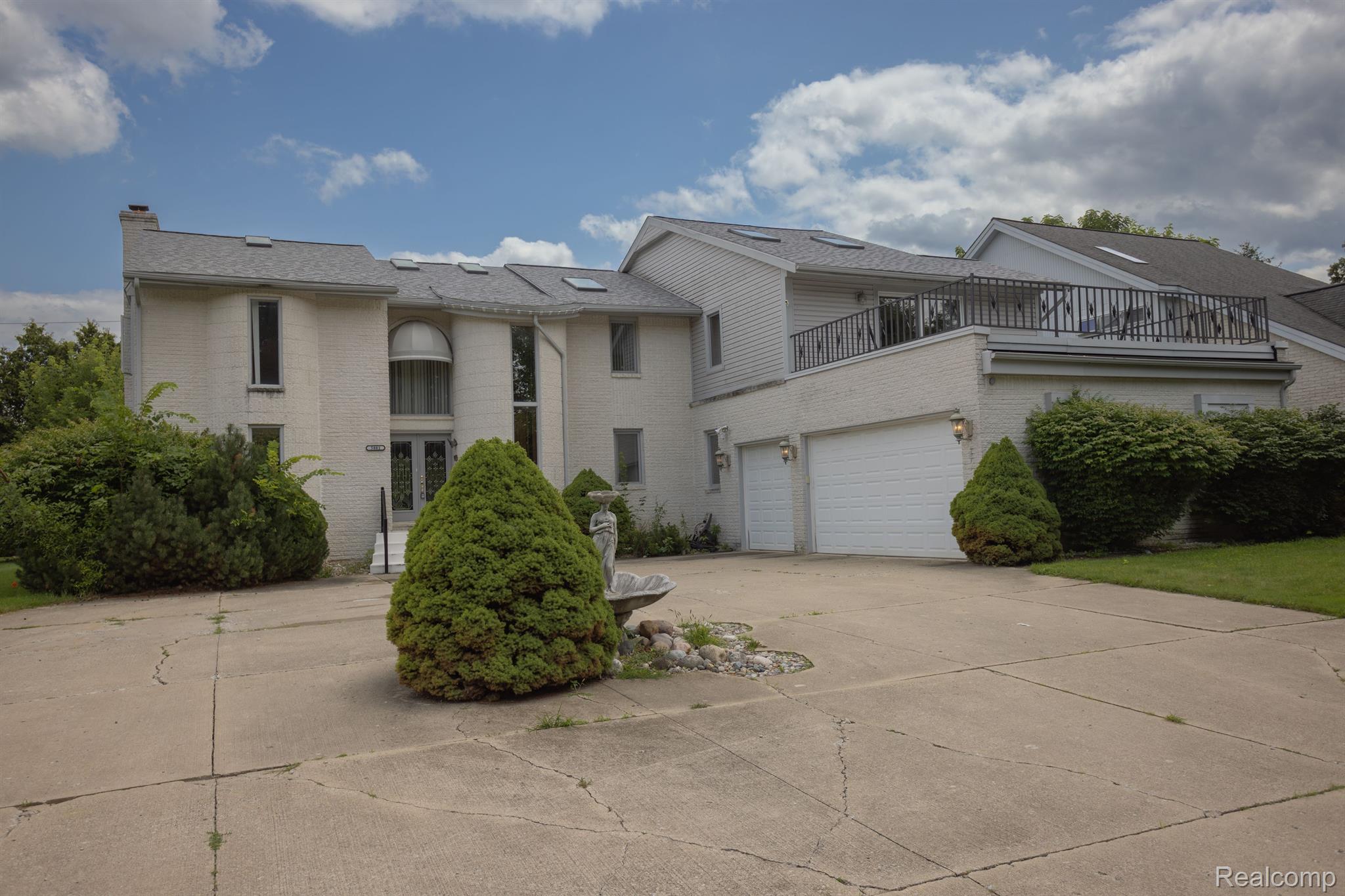 5881 Naneva Property Photo 2