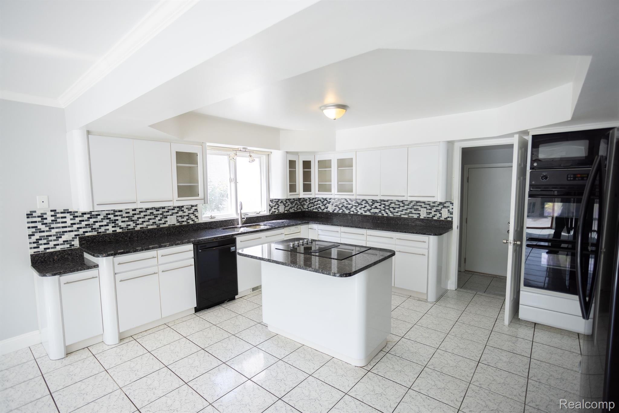 5881 Naneva Property Photo 16