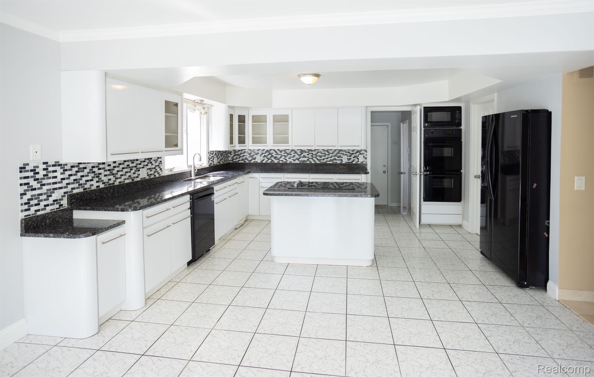5881 Naneva Property Photo 18