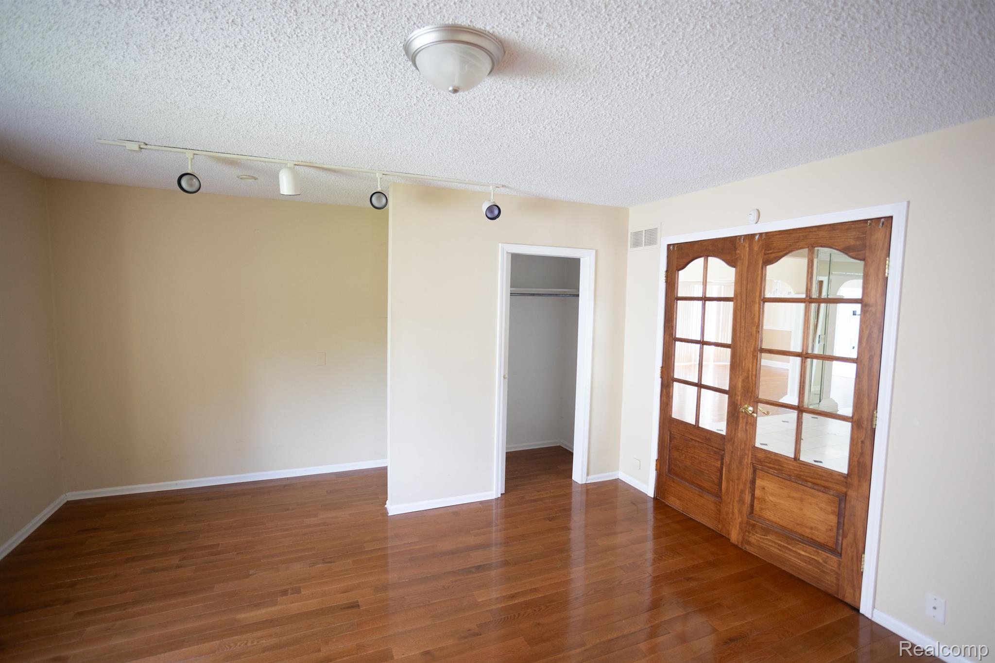 5881 Naneva Property Photo 27