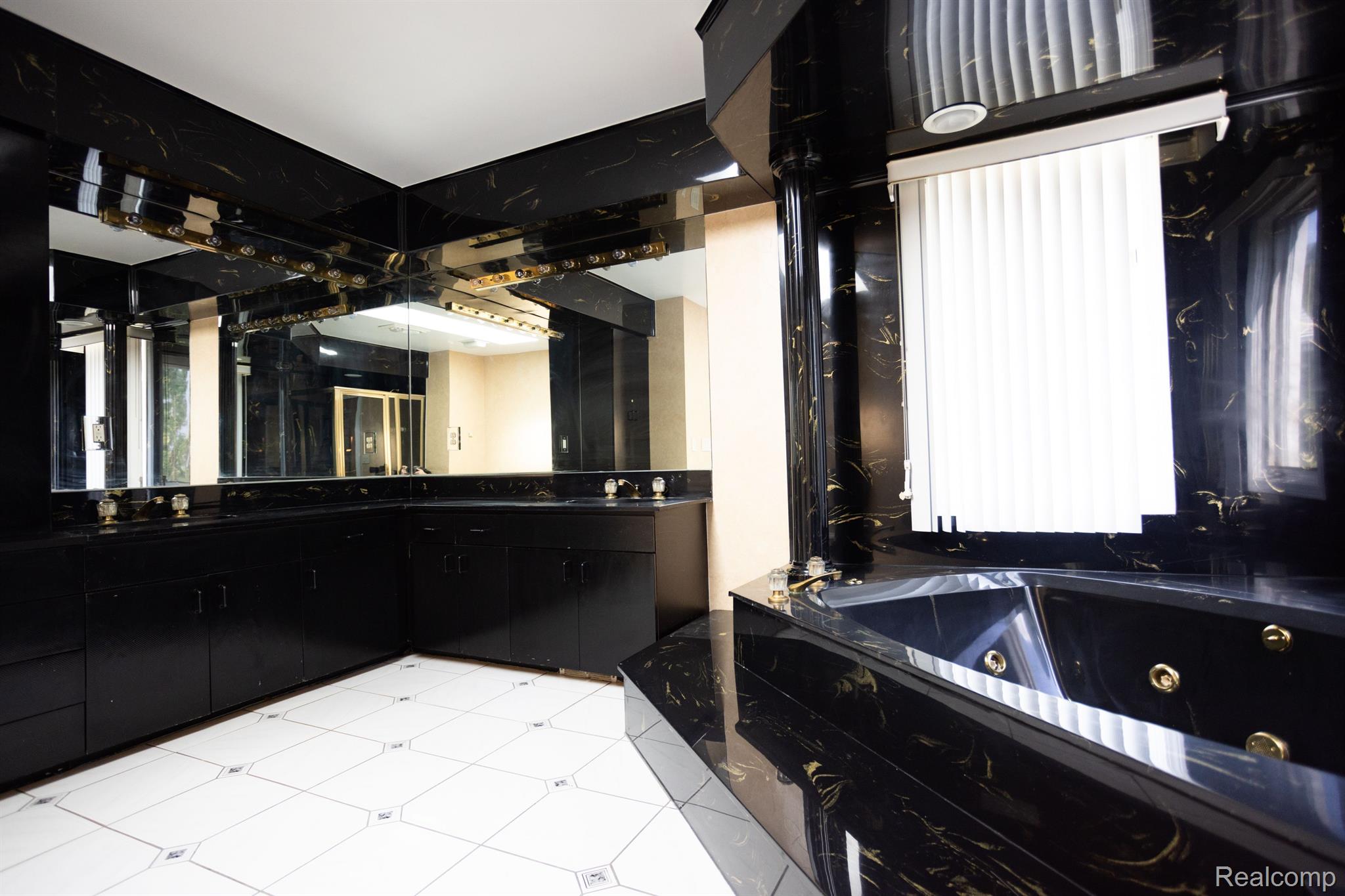 5881 Naneva Property Photo 39