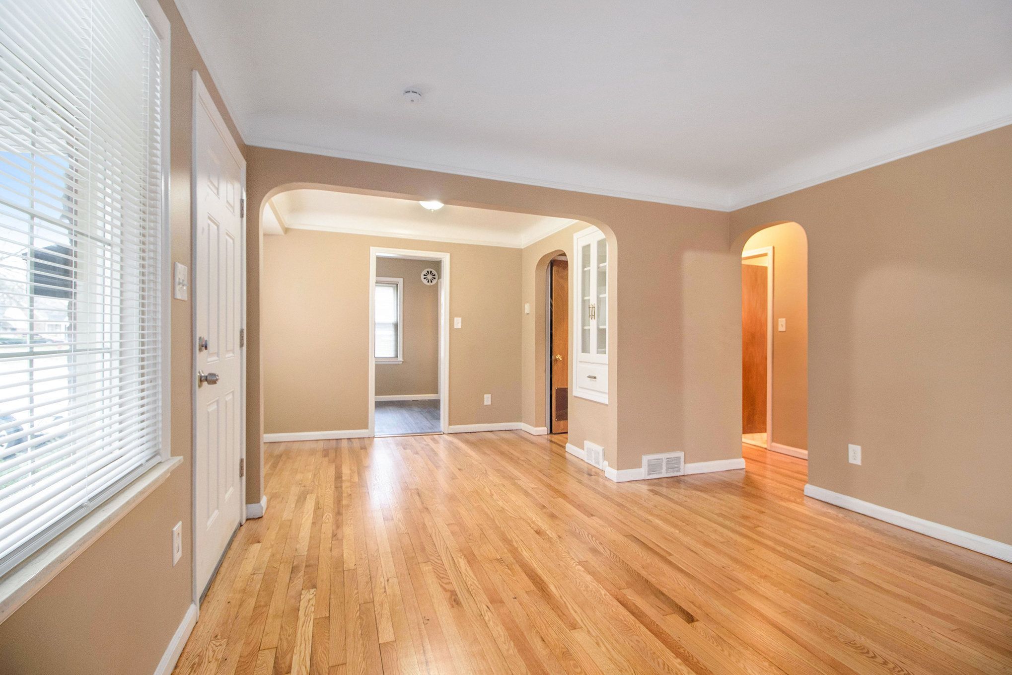 9995 Riverdale Property Photo 2
