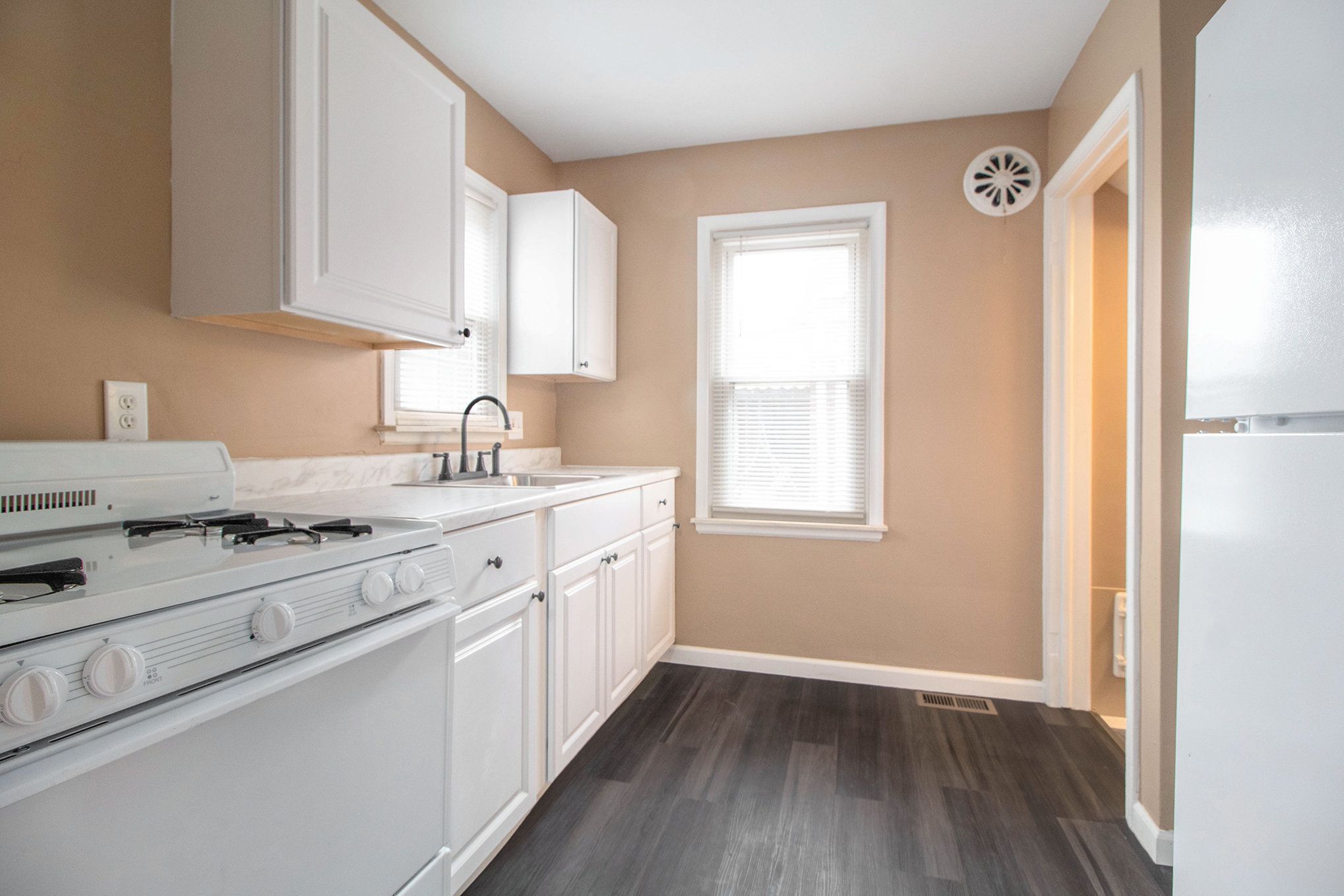 9995 Riverdale Property Photo 4