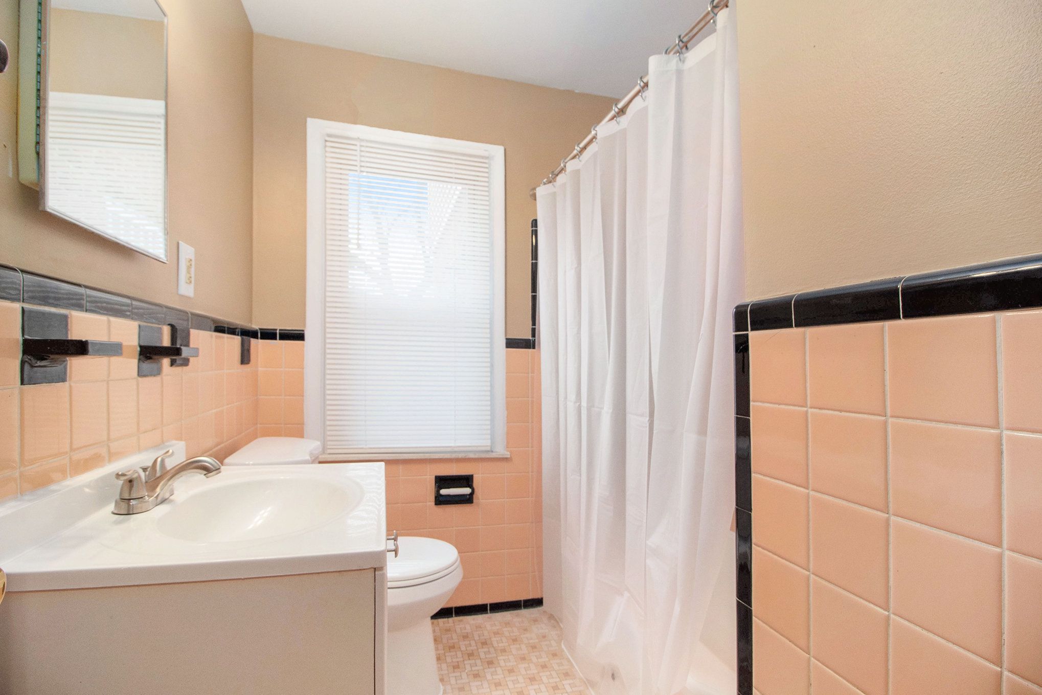 9995 Riverdale Property Photo 8