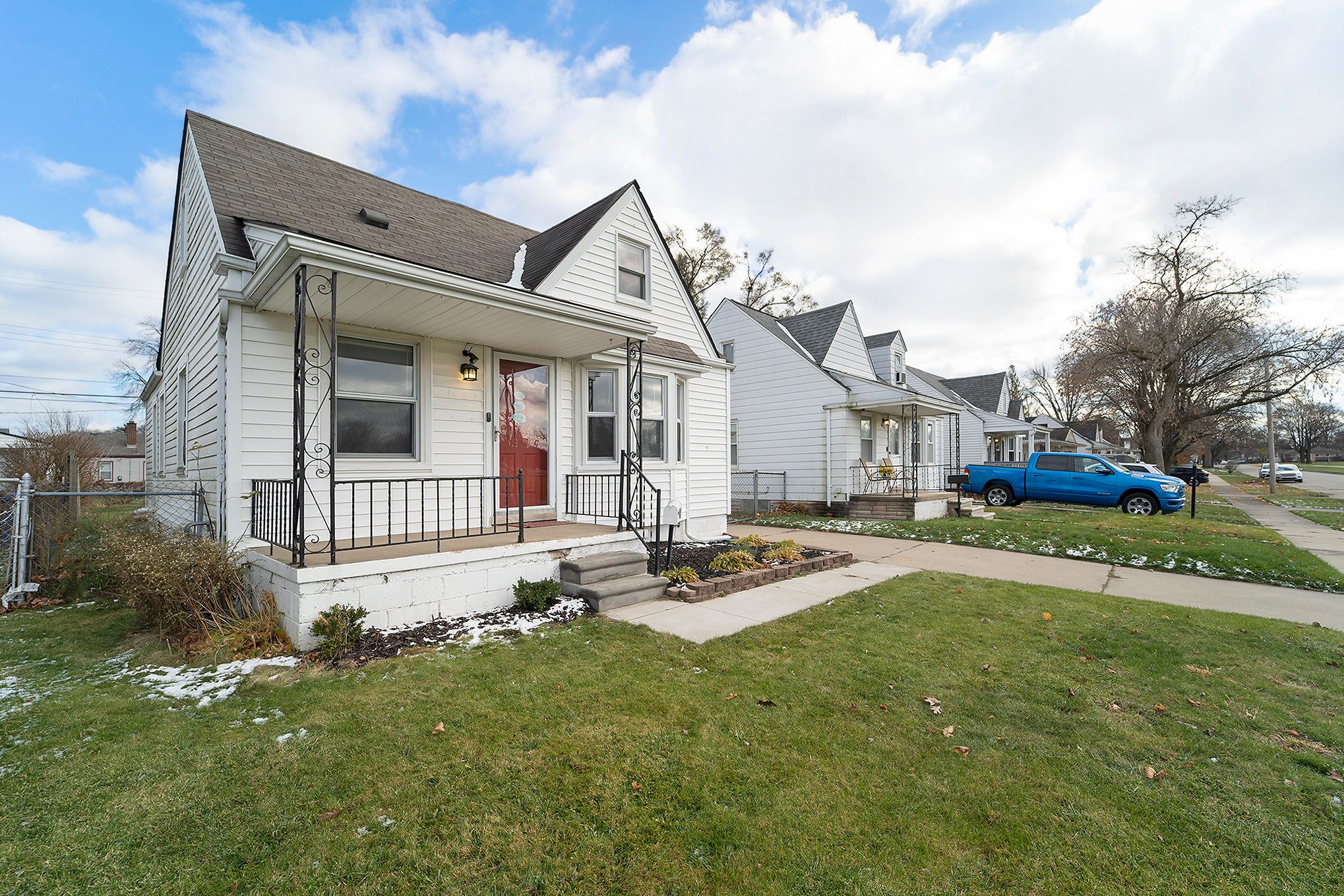 9640 Sioux Ave Property Photo 2