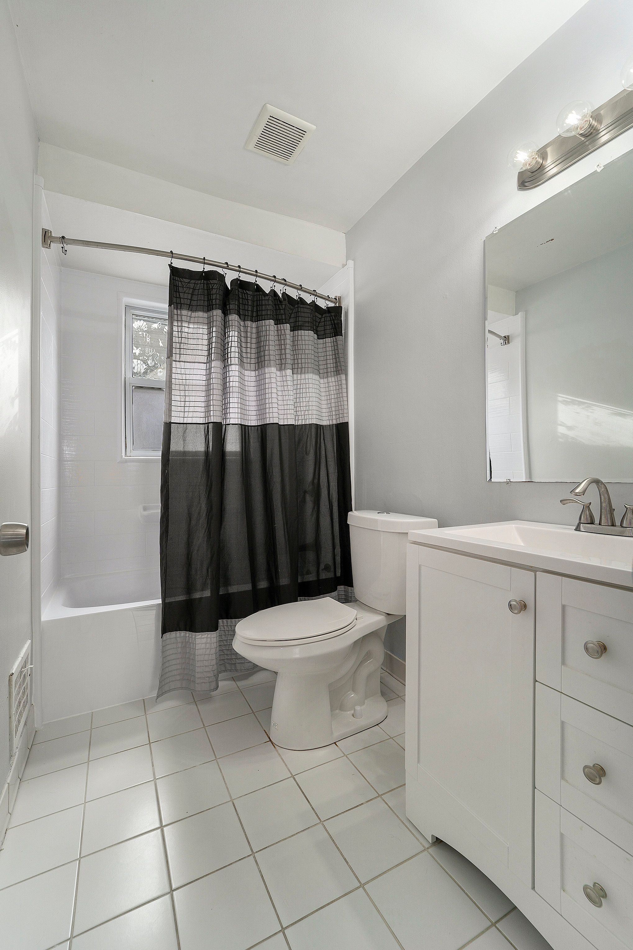 9640 Sioux Ave Property Photo 11