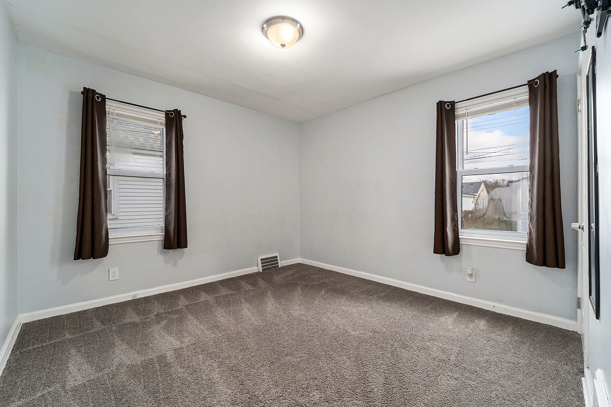 9640 Sioux Ave Property Photo 13